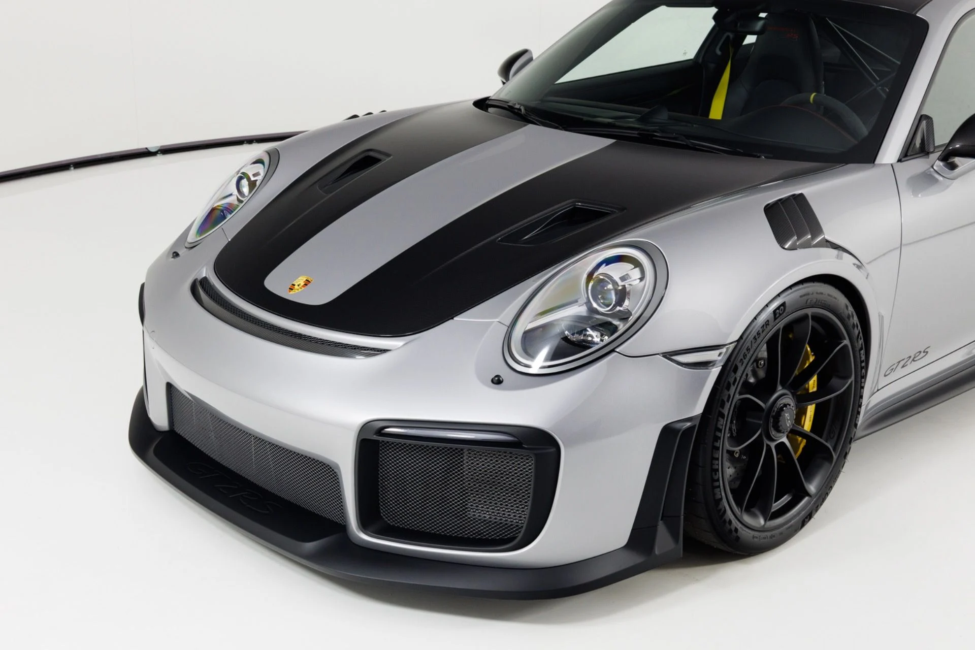 mph056_1453696695_Used_2018_Porsche_911_GT_2_RS_1791916169_3e952b76b4
