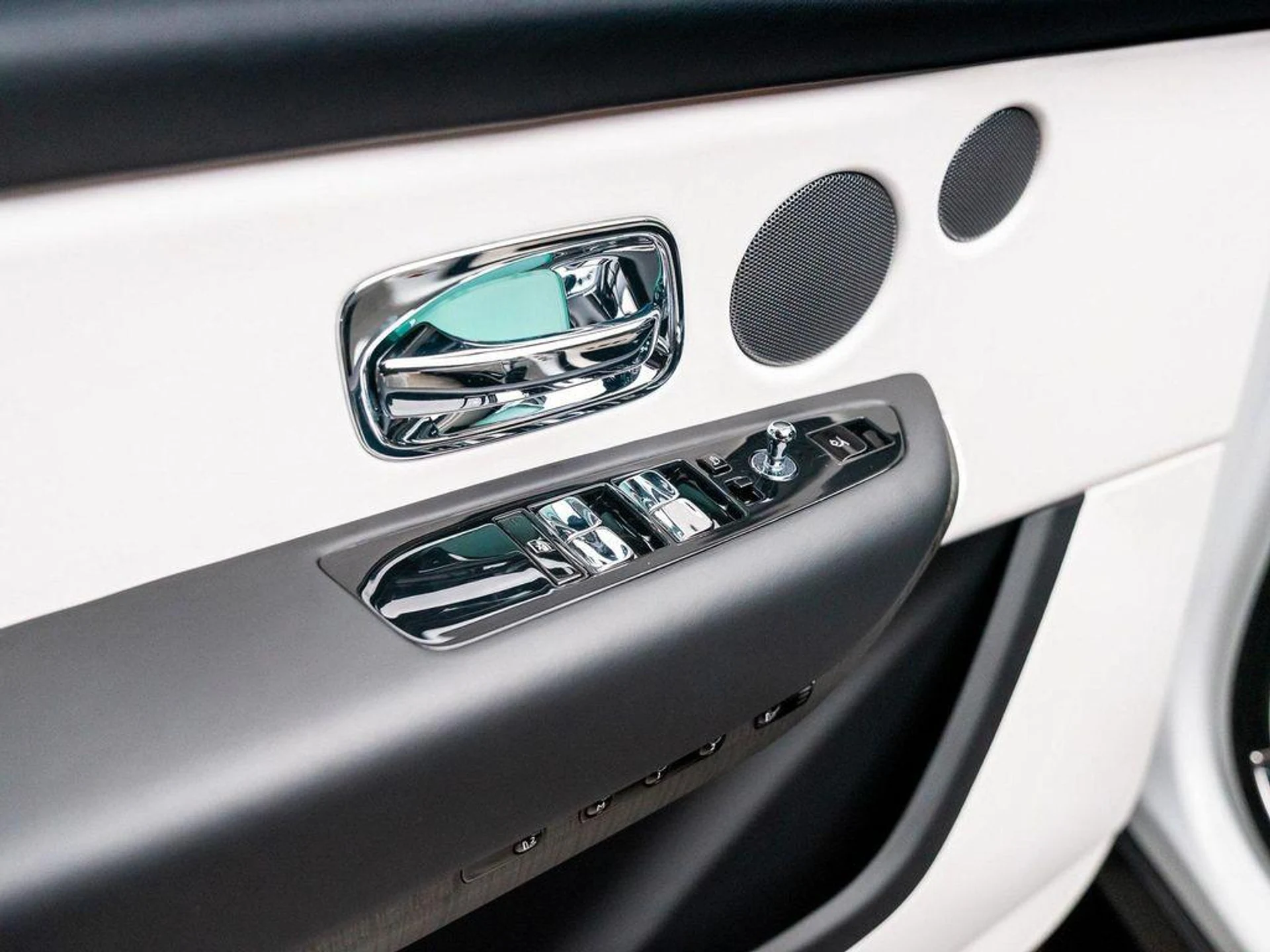 mph056_1454718387_FCB_6_Bro5b85_Us_Iyt_THDCY_7_QGIXI_45e4c4f251