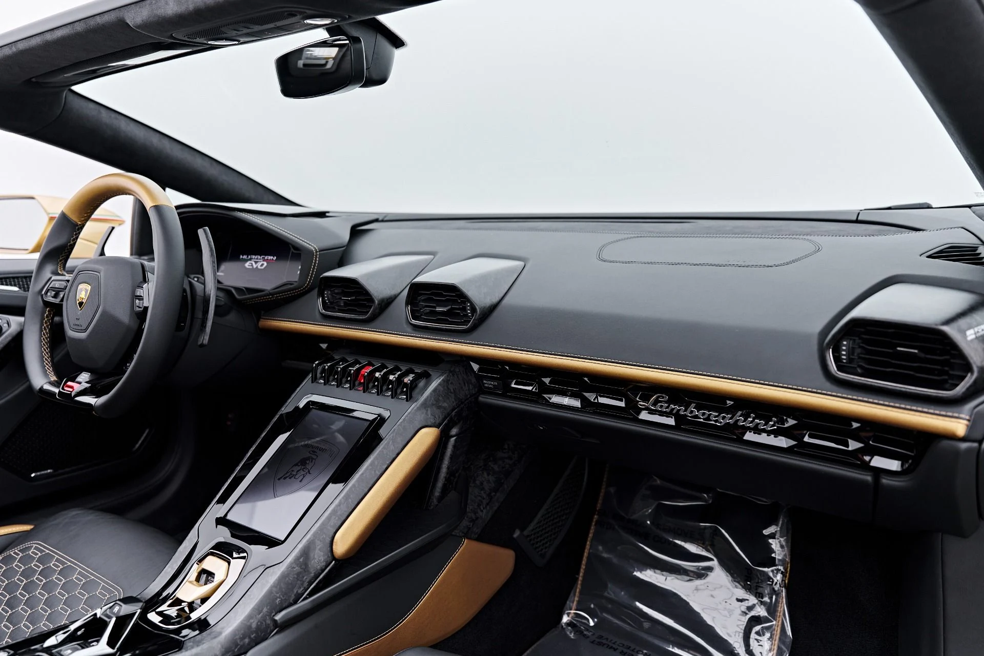 mph056_148641211_Used_2022_Lamborghini_Huracan_EVO_Base_1791315953_11fd8f6f5a