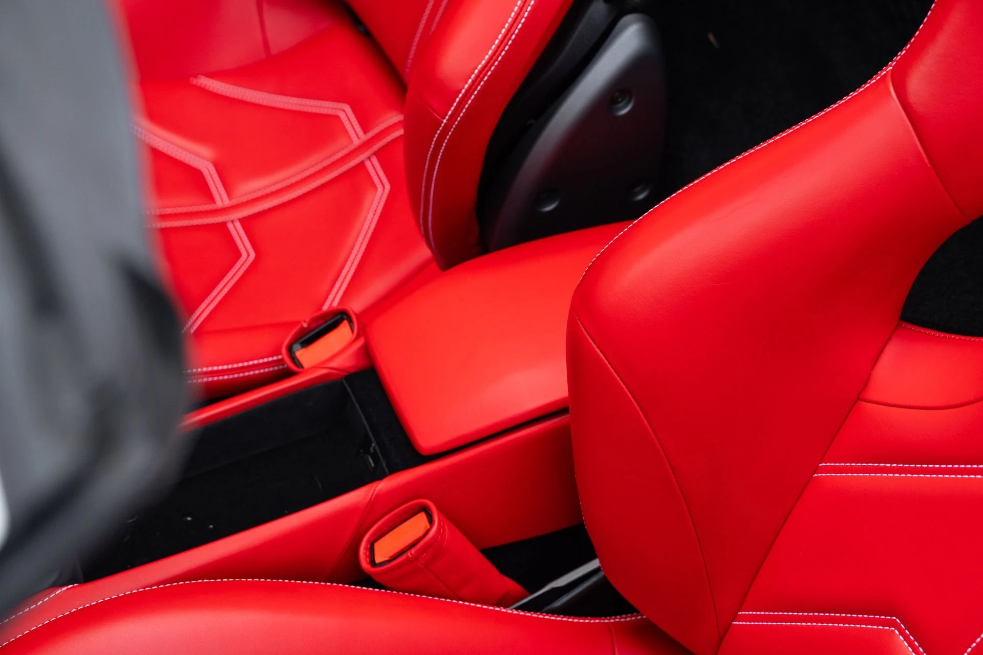 mph056_1514671470_Used_2018_Ferrari_488_Spider_1779900992_1a9283ee23