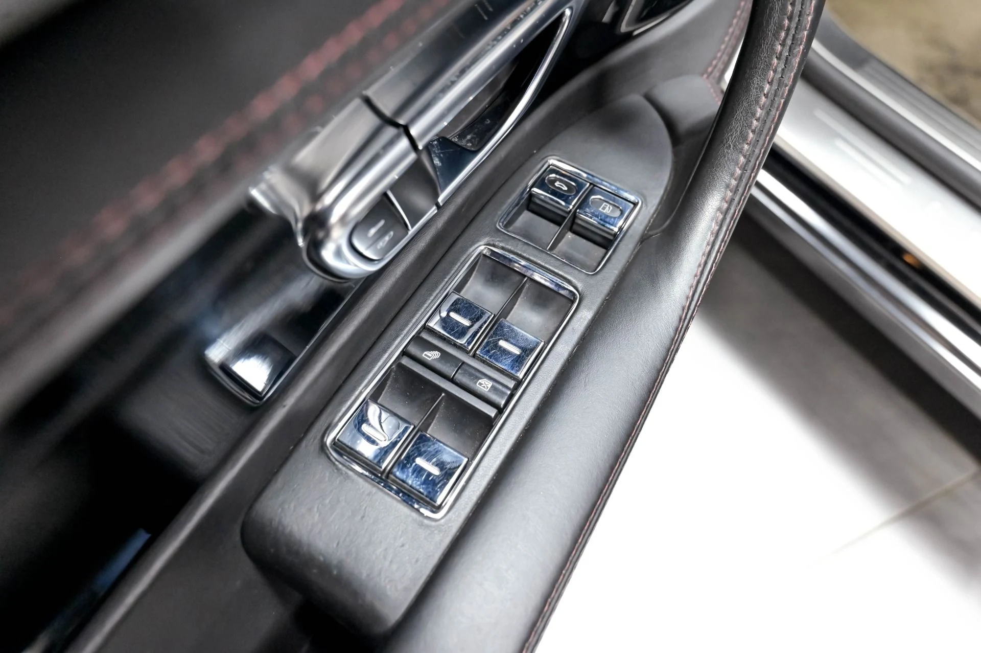mph056_1552940041_Used_2008_Bentley_Continental_GTC_1781204240_869305c278