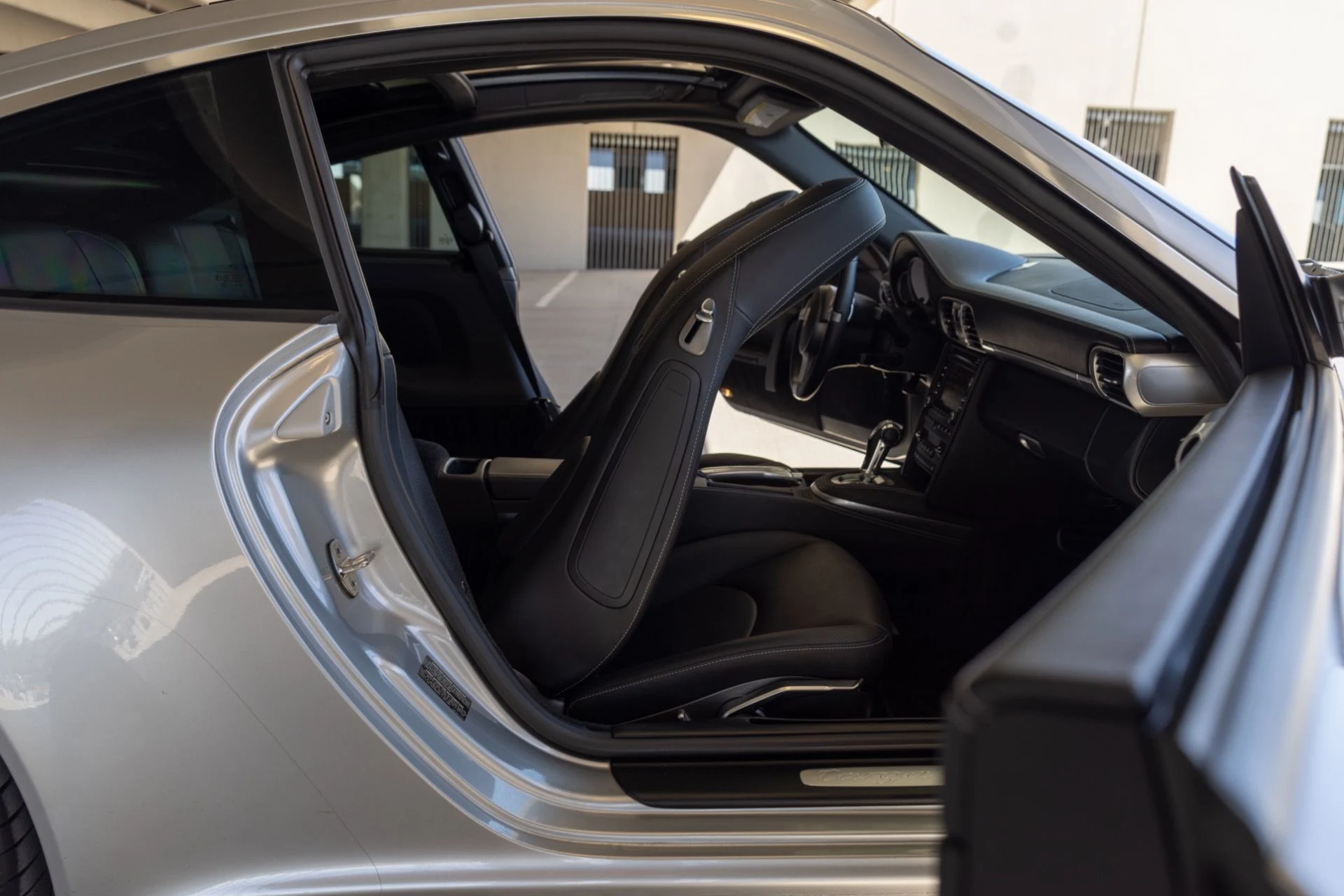 mph056_1556201129_Used_2010_Porsche_911_Targa_4_S_1775765317_e0df9c56ff