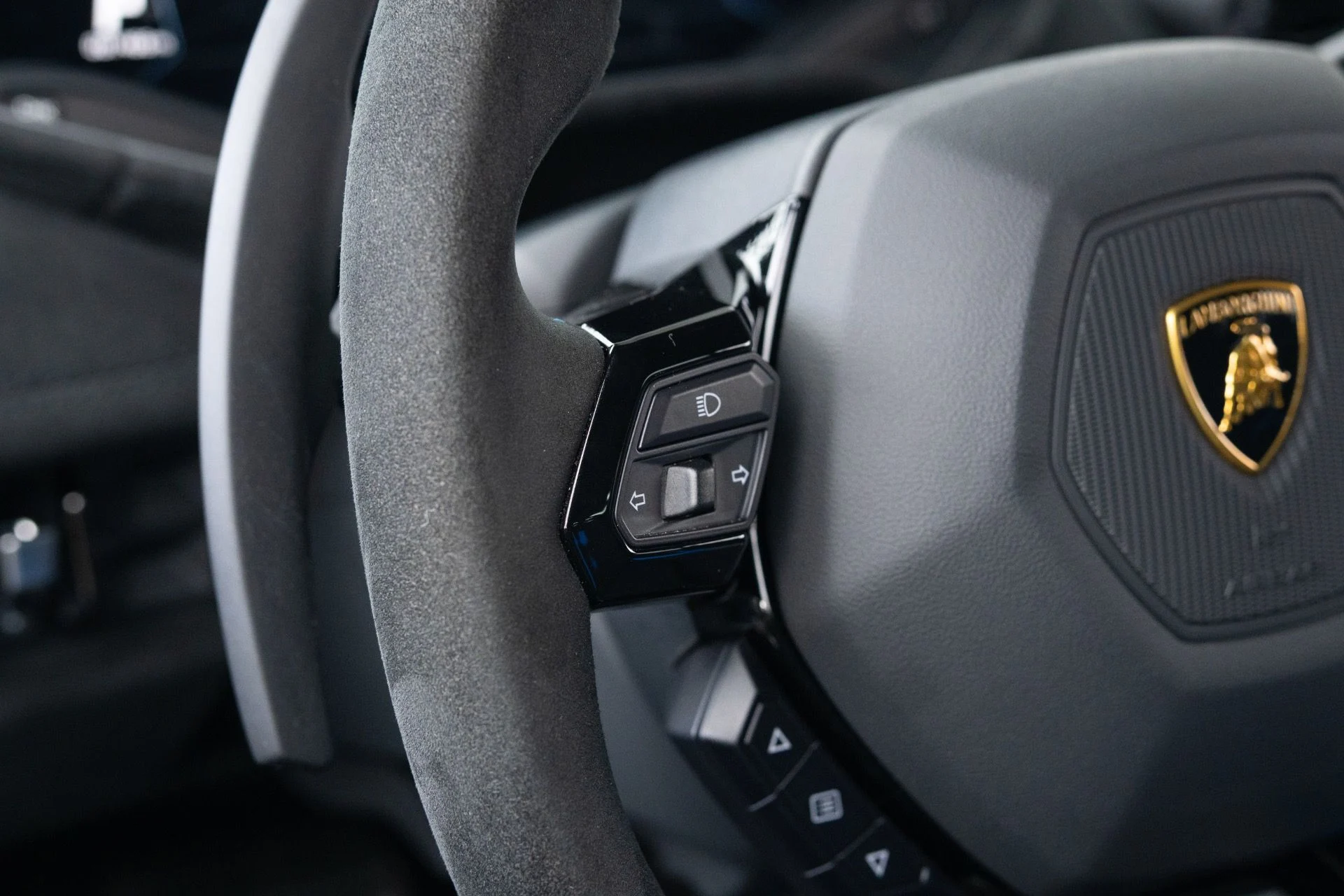 mph056_1564801377_Used_2023_Lamborghini_Huracan_STO_1770160431_48b27b4f1d