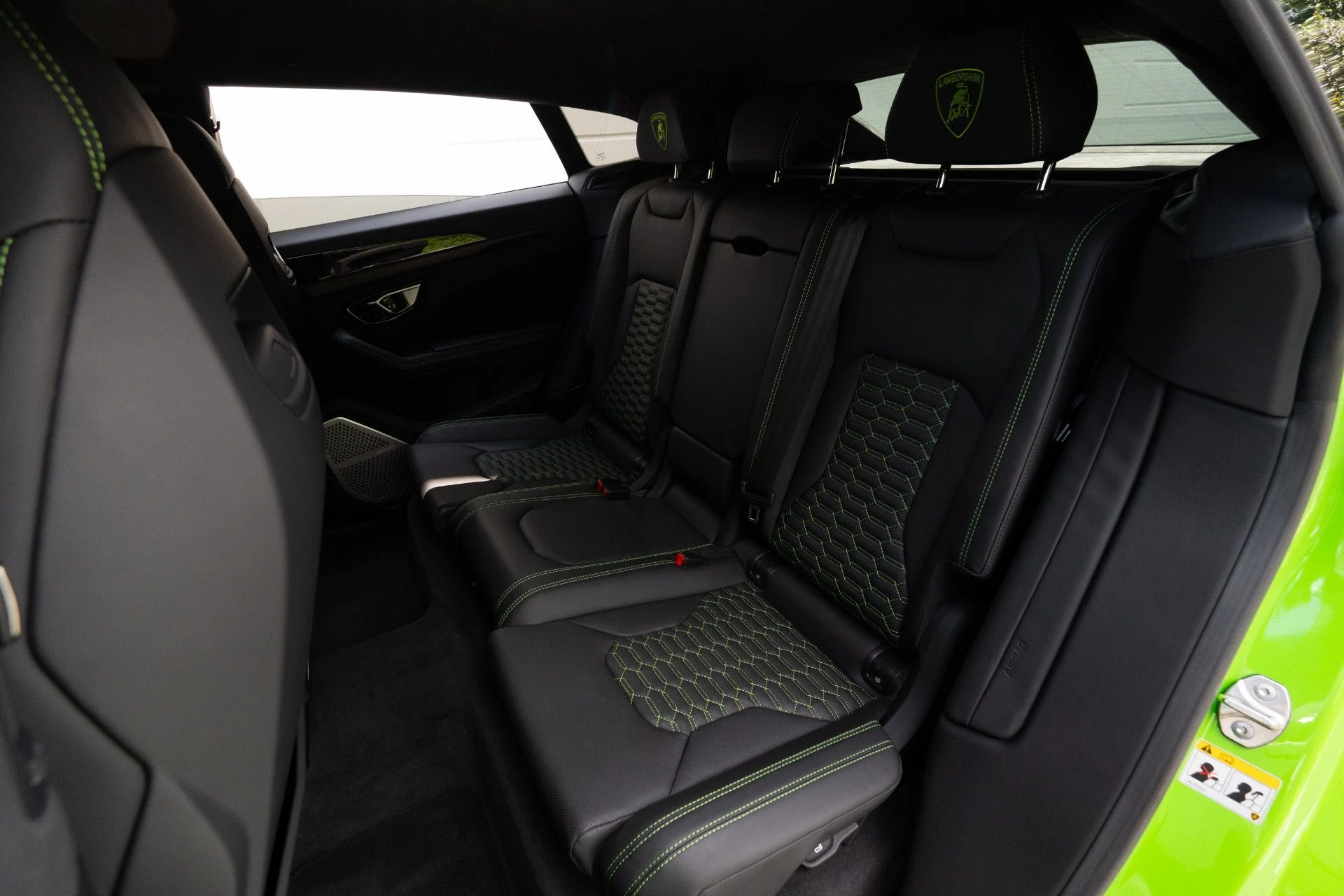mph056_1573742071_Used_2023_Lamborghini_Urus_S_1758835388_9ffdaec3e2