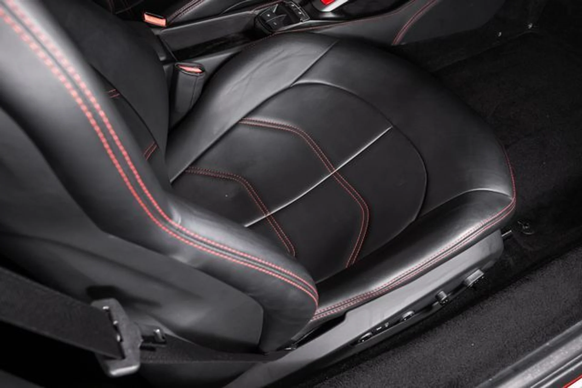 mph056_1579056358_250523e2c1d4985e41b45322f199978fx_f014b34008