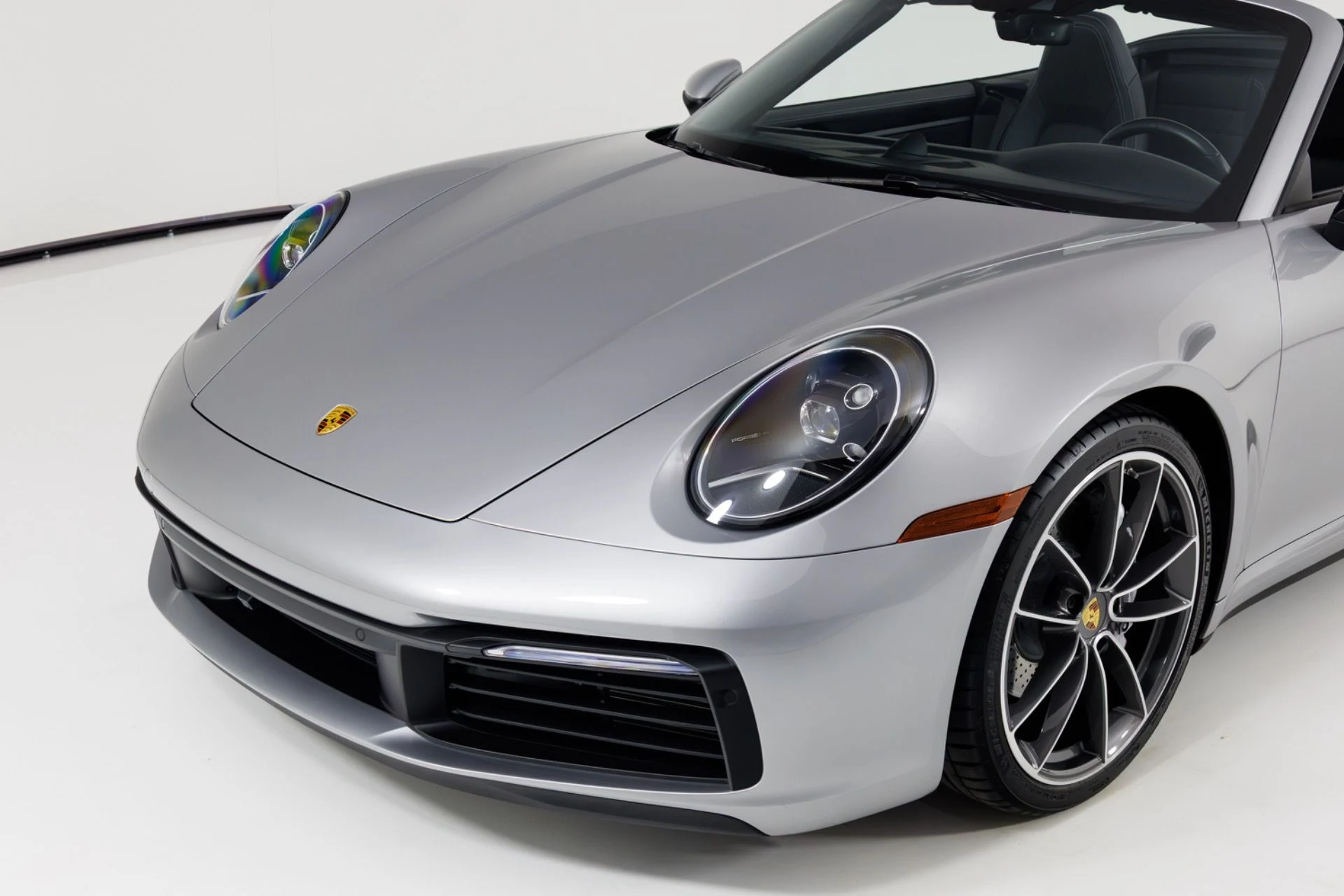 mph056_1602439501_Used_2022_Porsche_911_Carrera_1773941197_d6ca9b5312