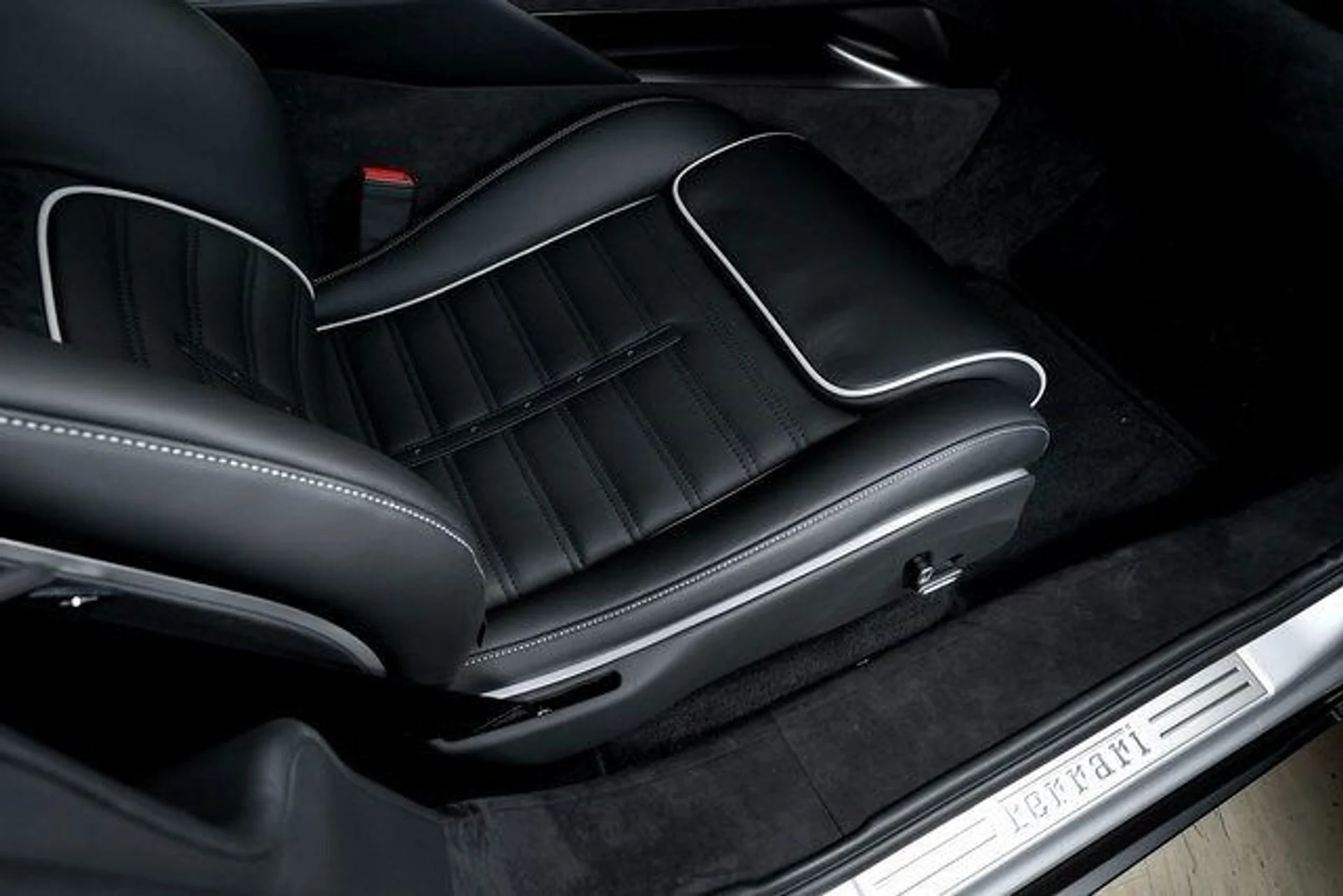 mph056_1631930464_c6bafb50a5d05ba509913afdf7317b69x_f844a58bba