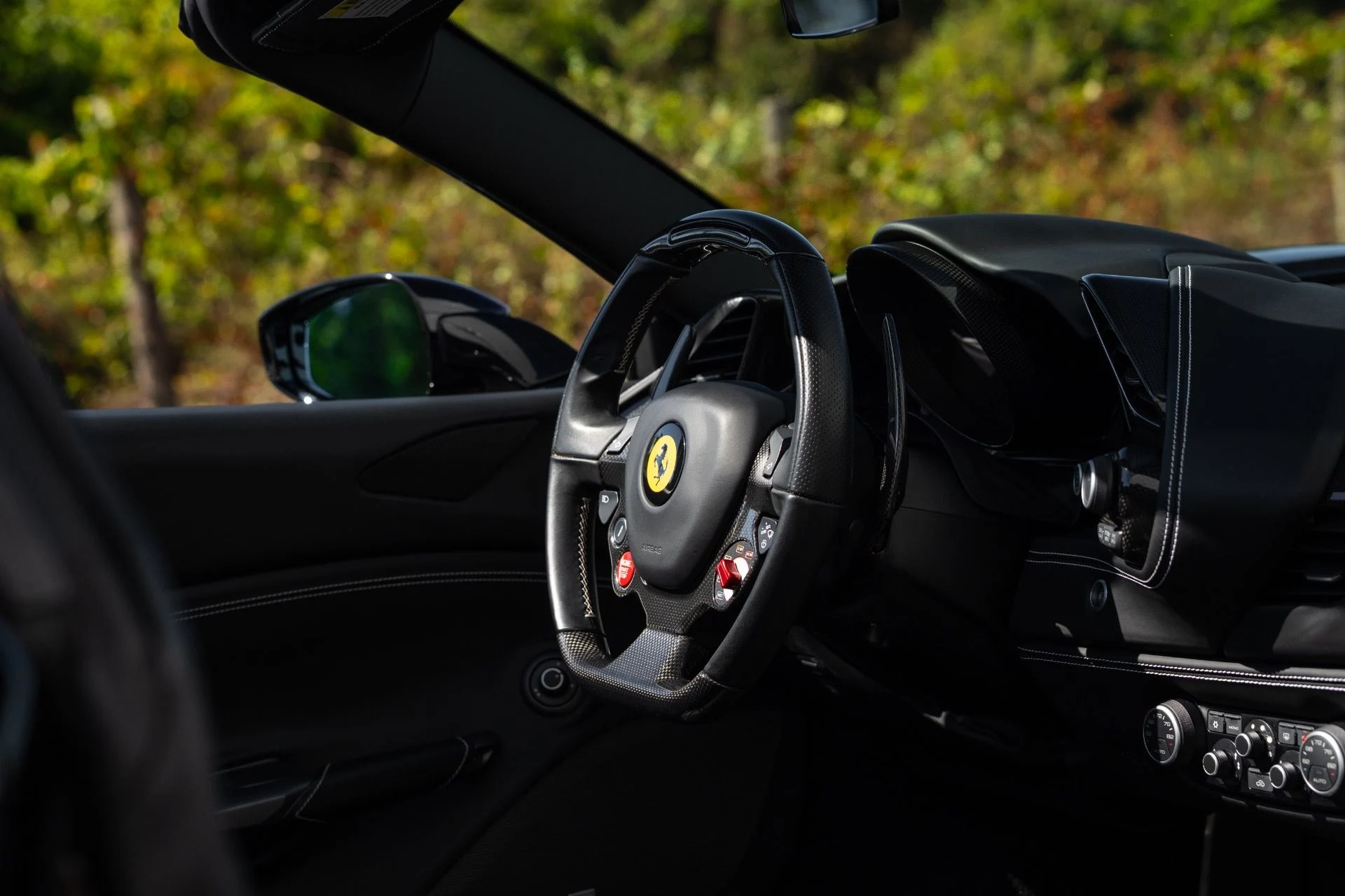 mph056_1651530651_Used_2017_Ferrari_488_Spider_1771888975_254350760e