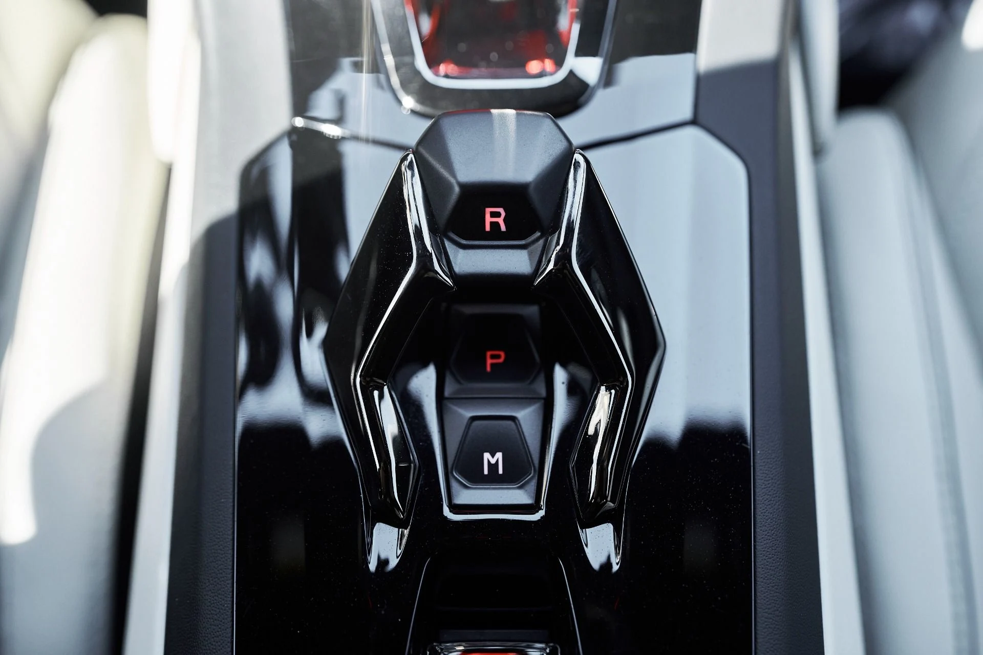 mph056_1671220521_Used_2022_Lamborghini_Huracan_EVO_Base_1761947428_8a25020410