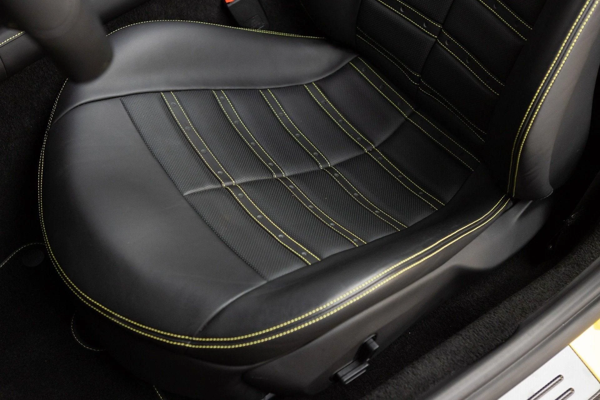 mph056_1735805268_Used_2020_Ferrari_Portofino_1777367935_02a6628526