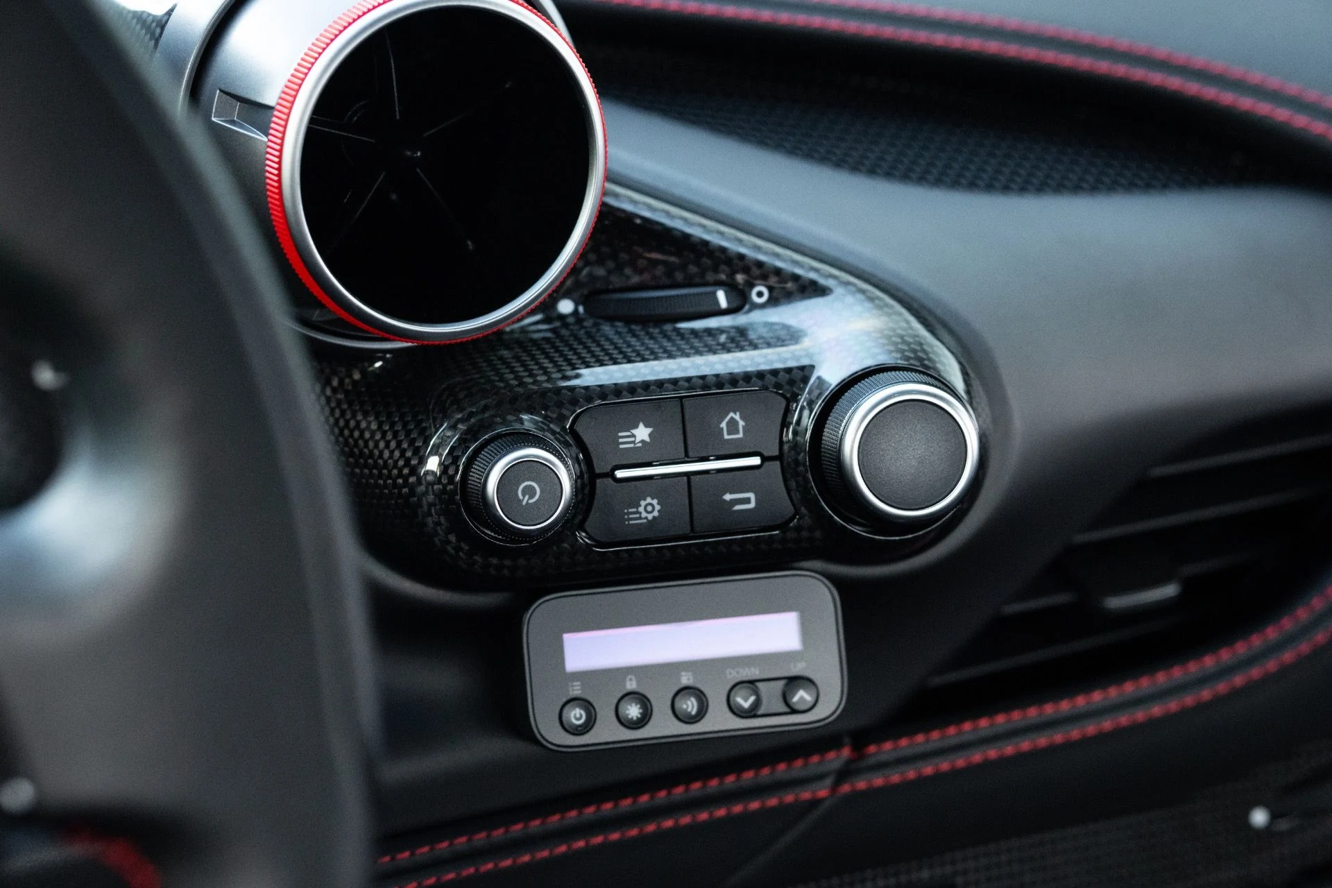 mph056_1750730176_Used_2022_Ferrari_F8_Tributo_1774670303_4f8340db57