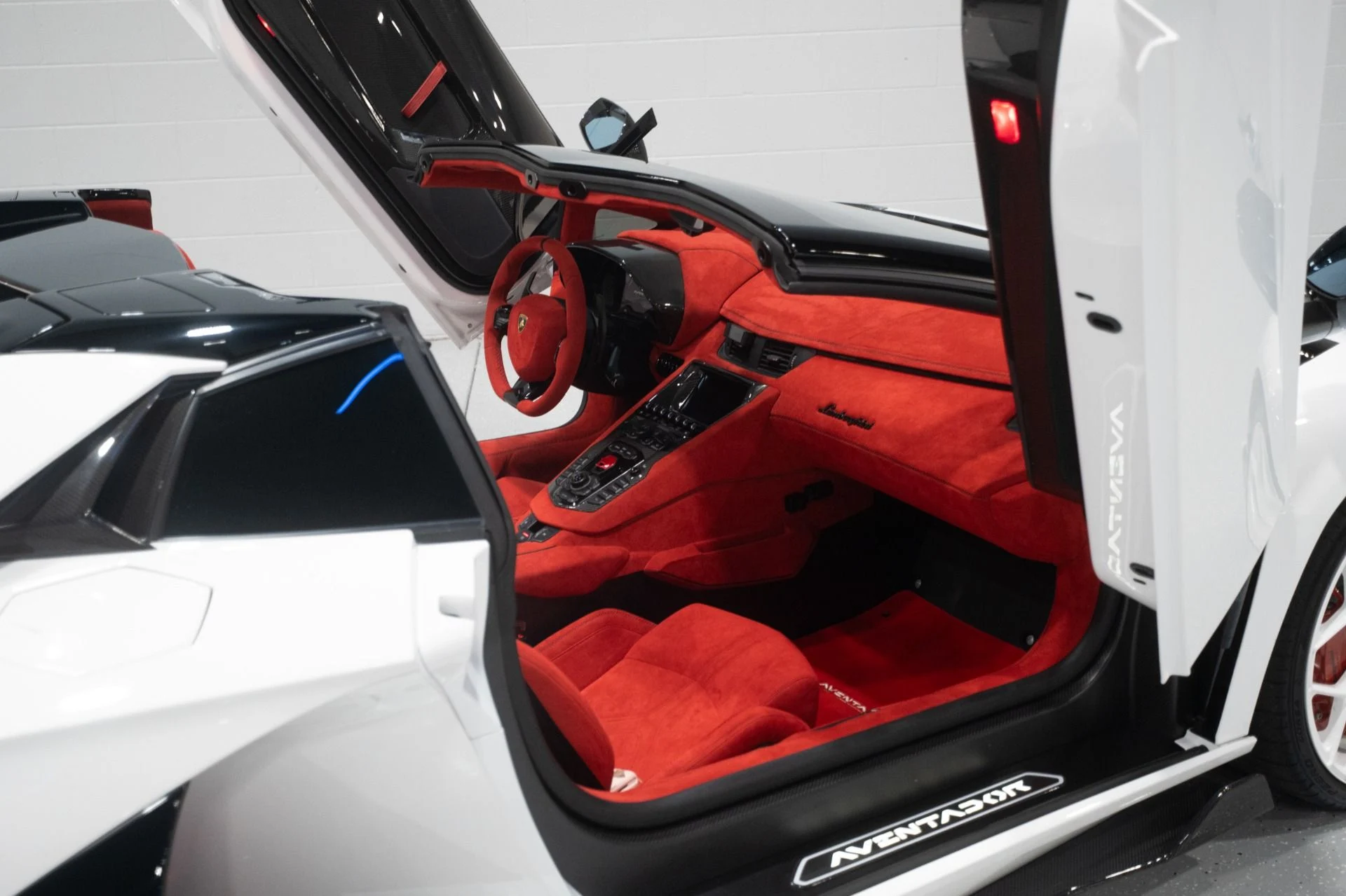 mph056_1761892828_Used_2020_Lamborghini_Aventador_LP_770_4_SVJ_1784233194_cf5f1622b2