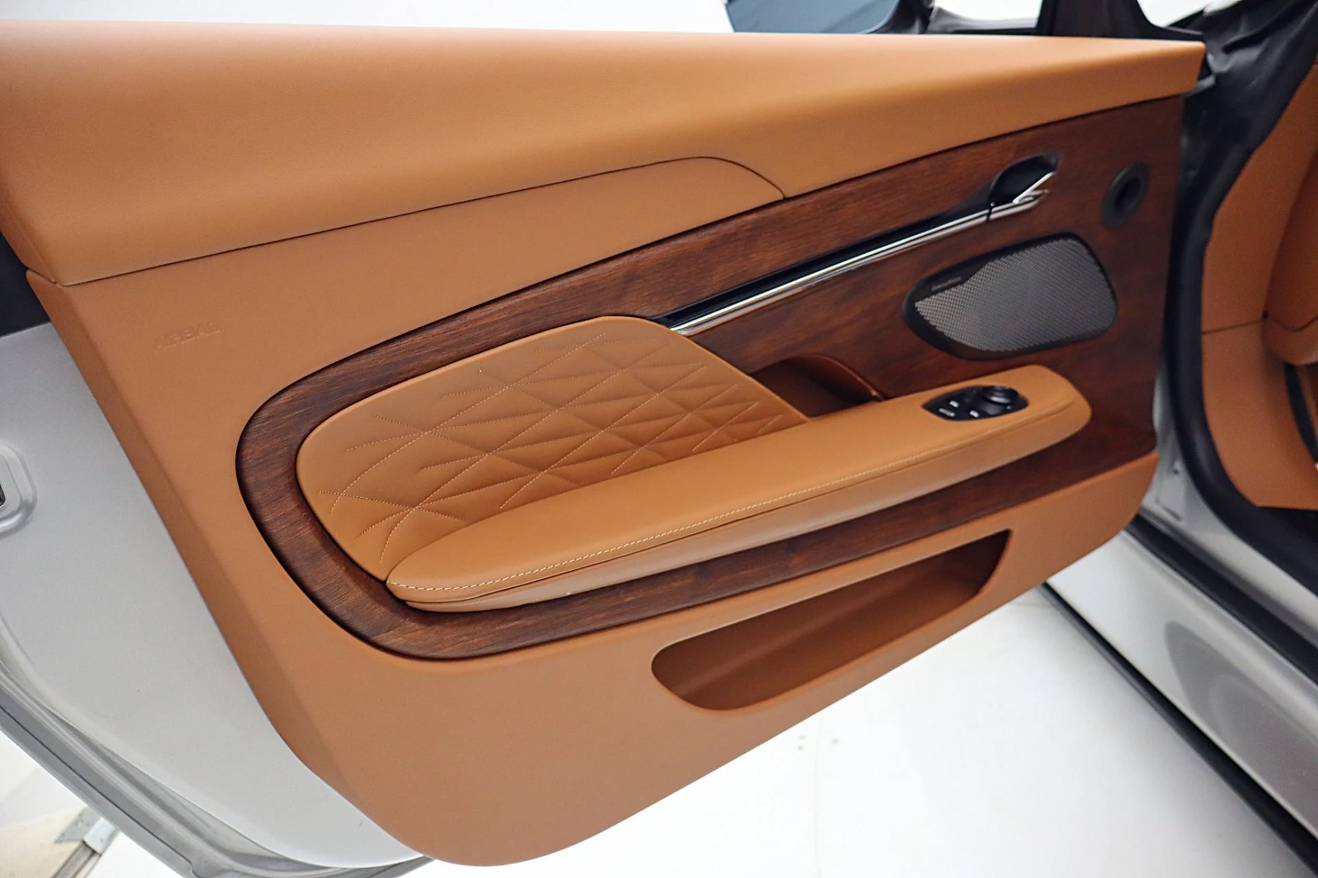 mph056_1774432004_Used_2024_Aston_Martin_DB_12_Volante_9c0d7cc548