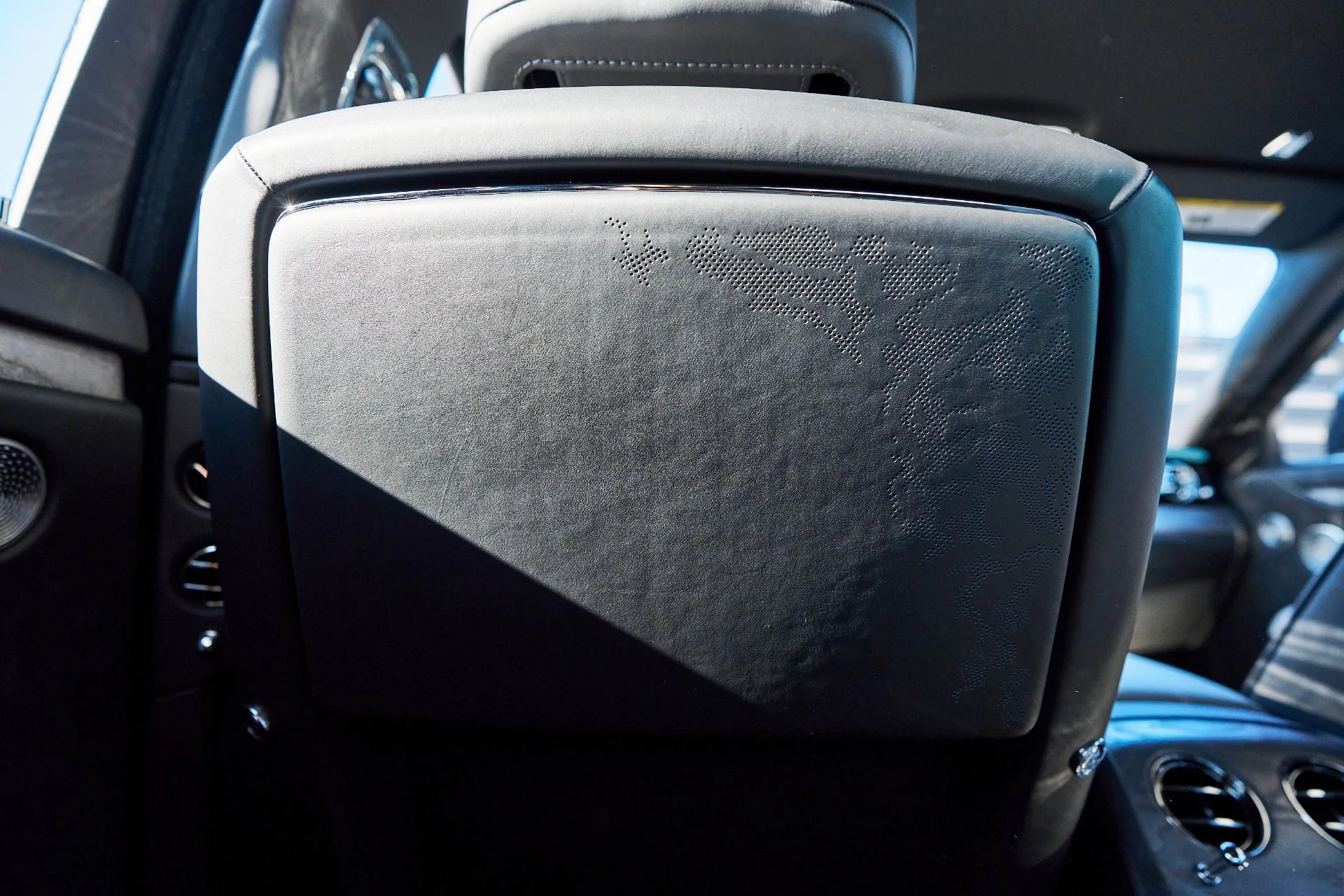 mph056_178354324_Used_2025_Rolls_Royce_Ghost_Base_1765592255_e869657582