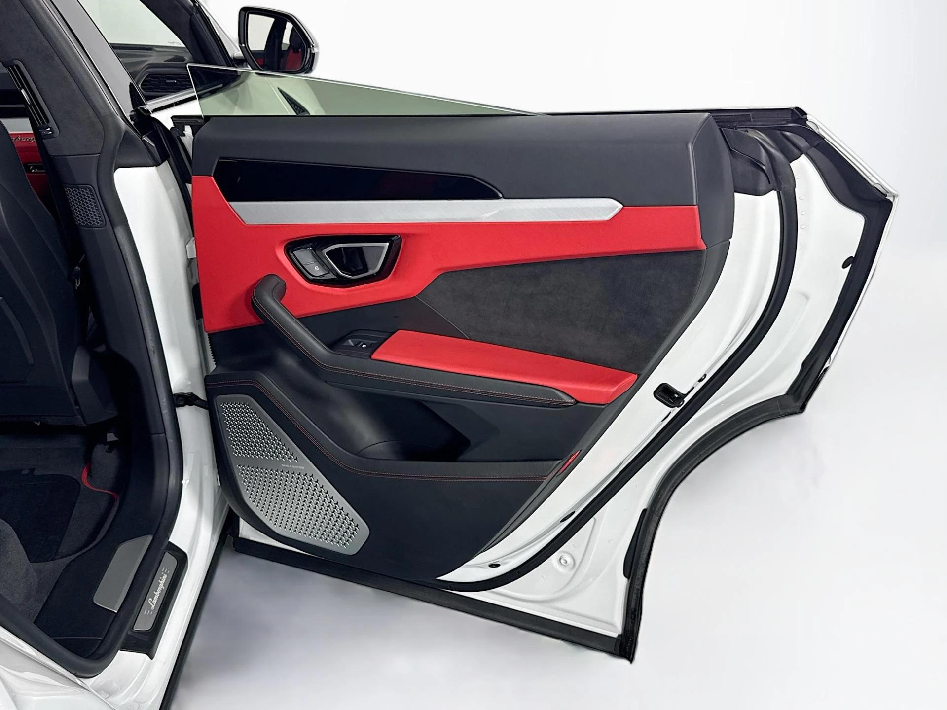 mph056_1845892463_Used_2020_Lamborghini_Urus_1788550639_c9e42663c6