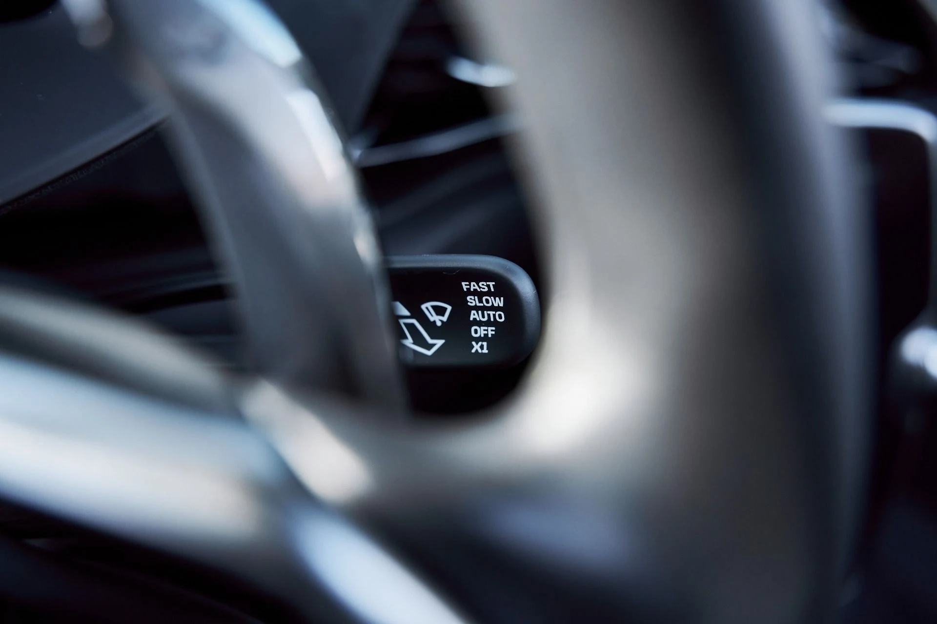 mph056_1872324318_Used_2025_Mc_Laren_Artura_1769567682_59d57f4f55