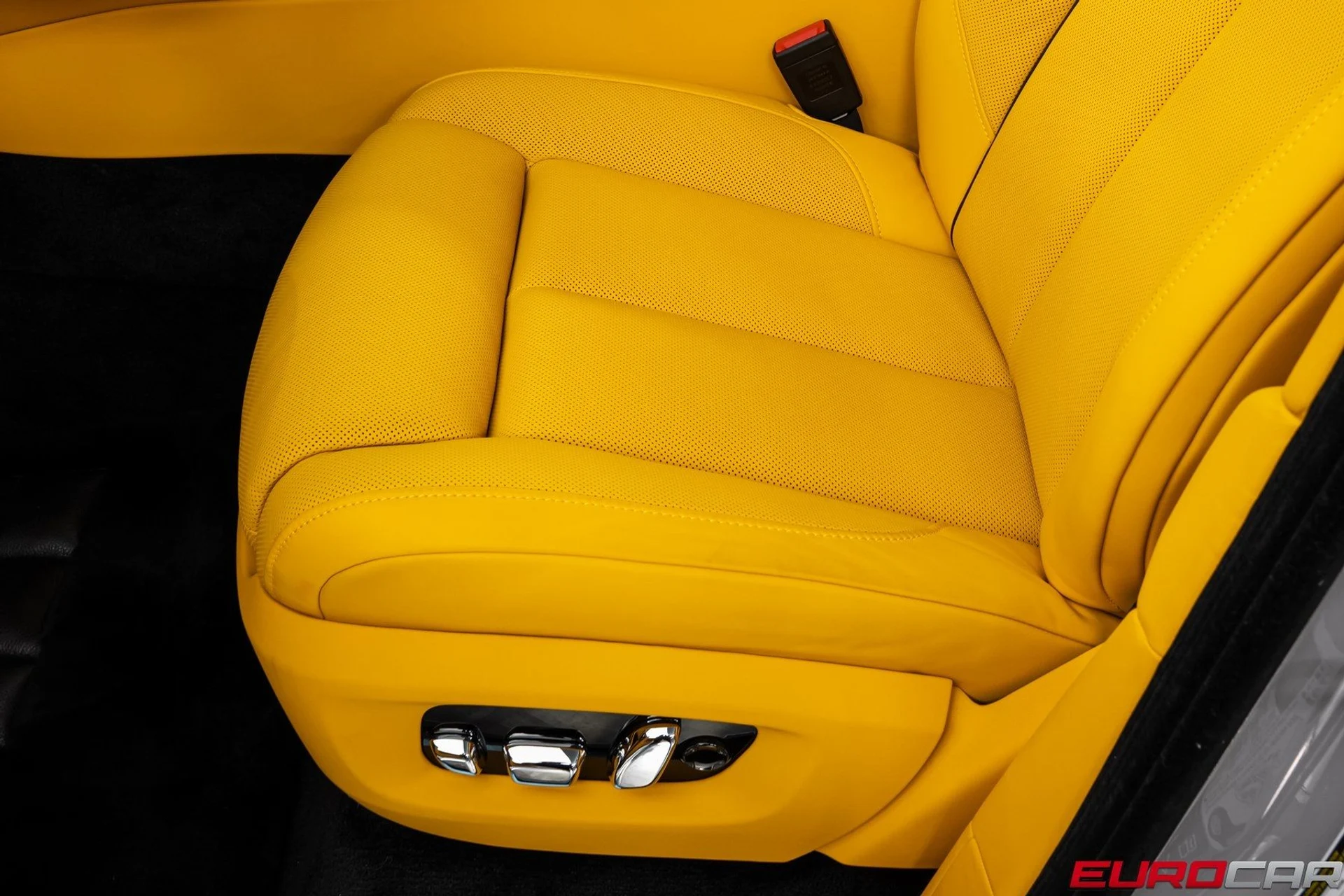 mph056_188082212_image_57_e33373ce98