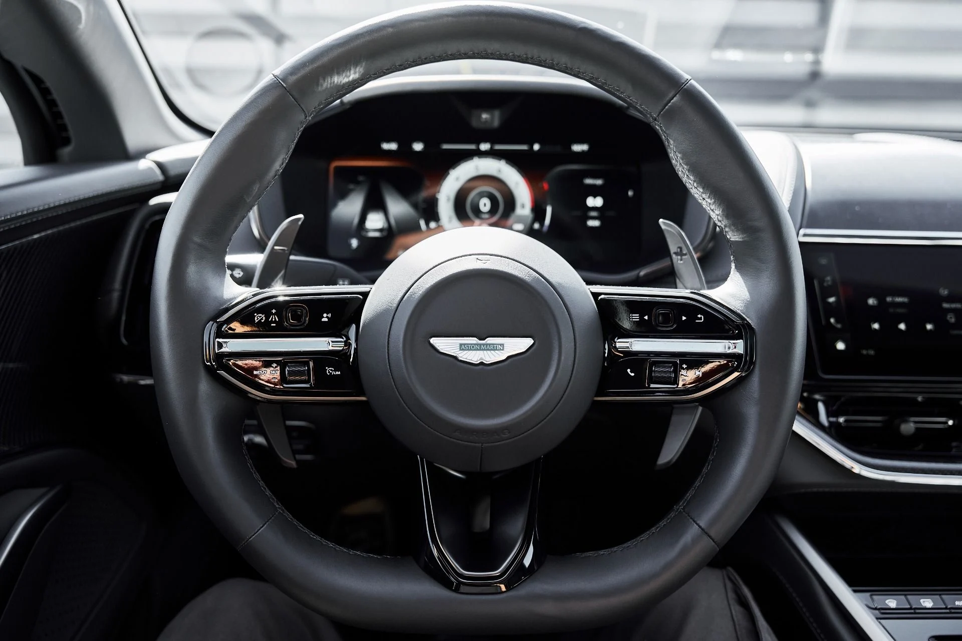 mph056_1921437647_Used_2025_Aston_Martin_DBX_707_1778288659_508653cebd