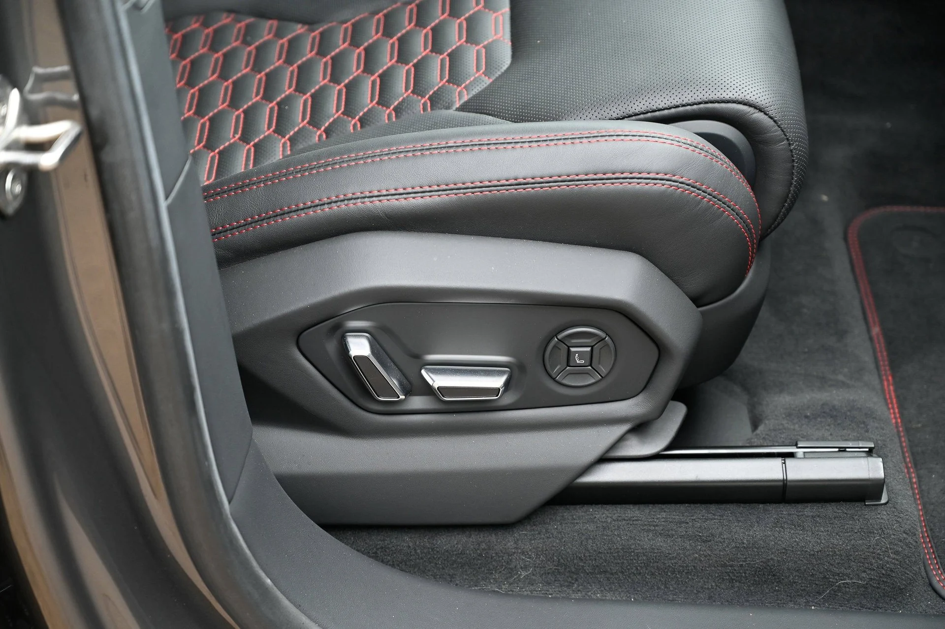 mph056_1980142726_0d61329aee4844648b04f81f3883f621_edbcb531bb