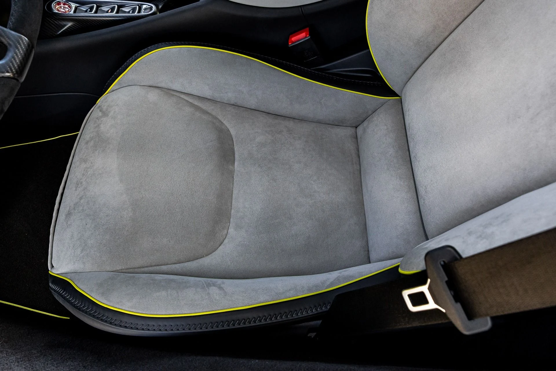 mph056_1982857956_287_p57_l_4e73f48fe2