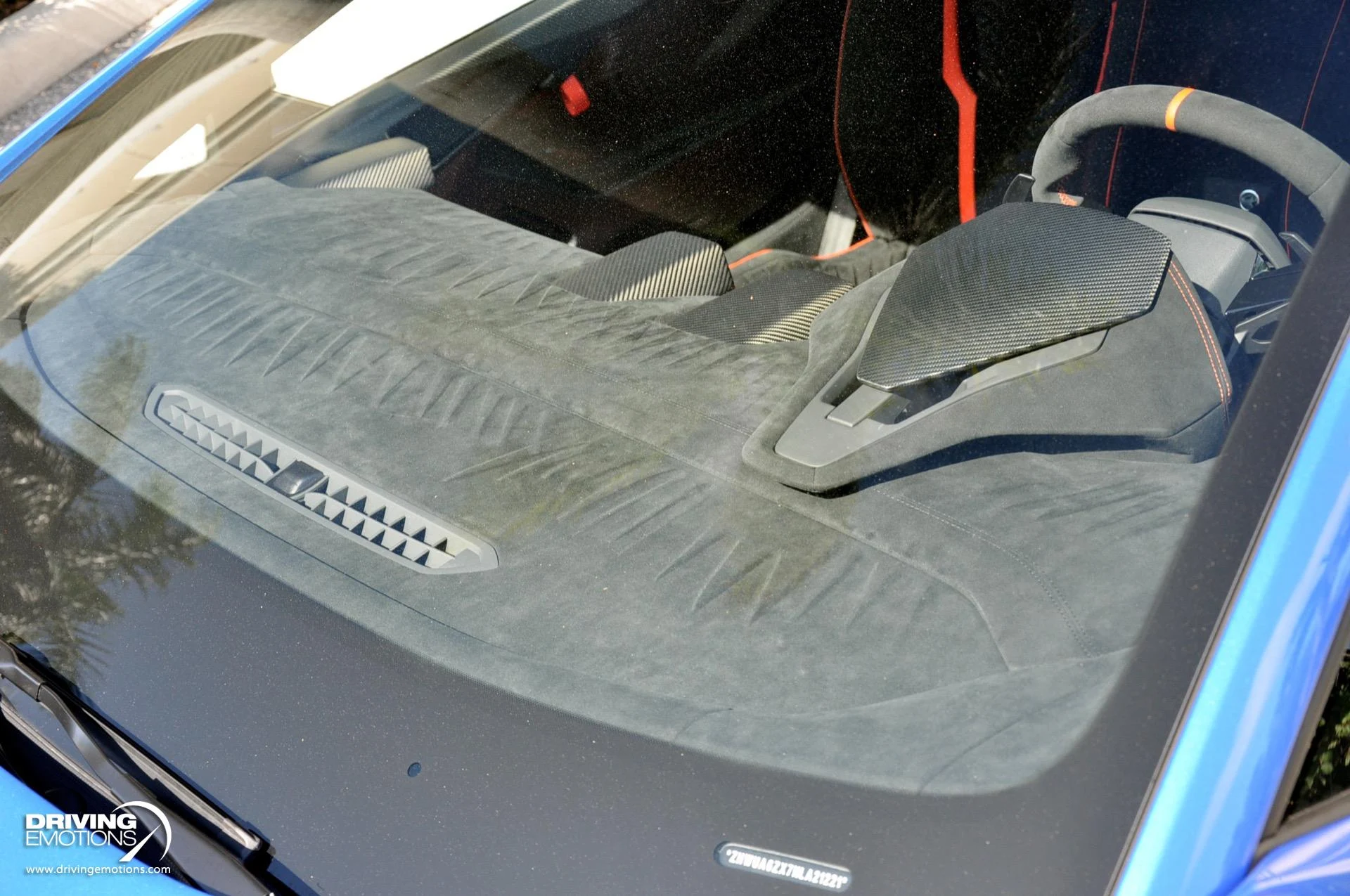 mph056_2026947179_743_p57_l_1c5e52bbed