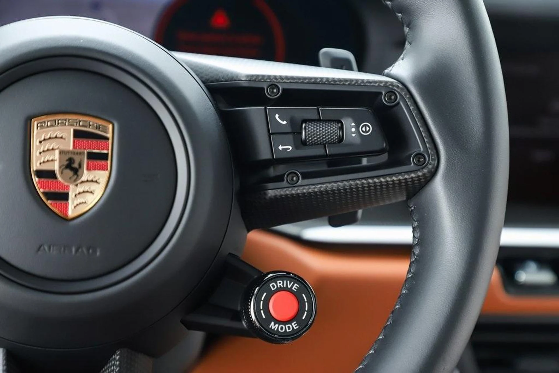 mph056_204342933_i_Q6h_bq_AX_5dgv_IB_5_La_J9_Zl_Wjsho_c9930e3b94