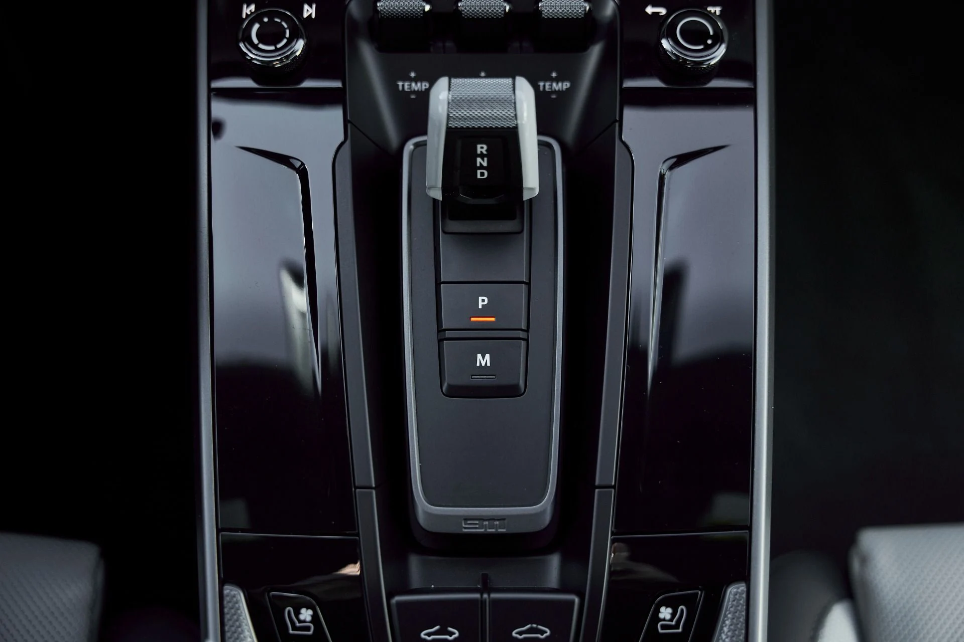 mph056_2043809506_Used_2025_Porsche_911_Carrera_1768012402_cc512da068