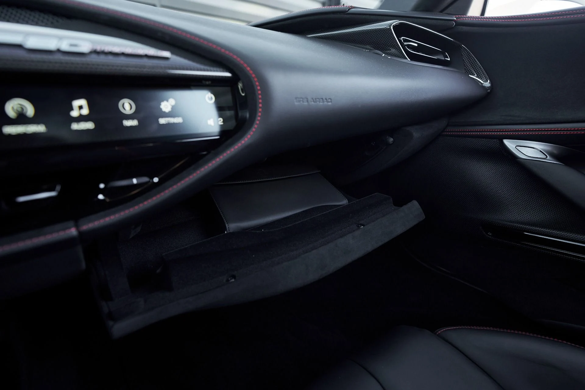 mph056_2055049597_Used_2023_Ferrari_SF_90_Stradale_Base_1762651012_b9bca9c42a