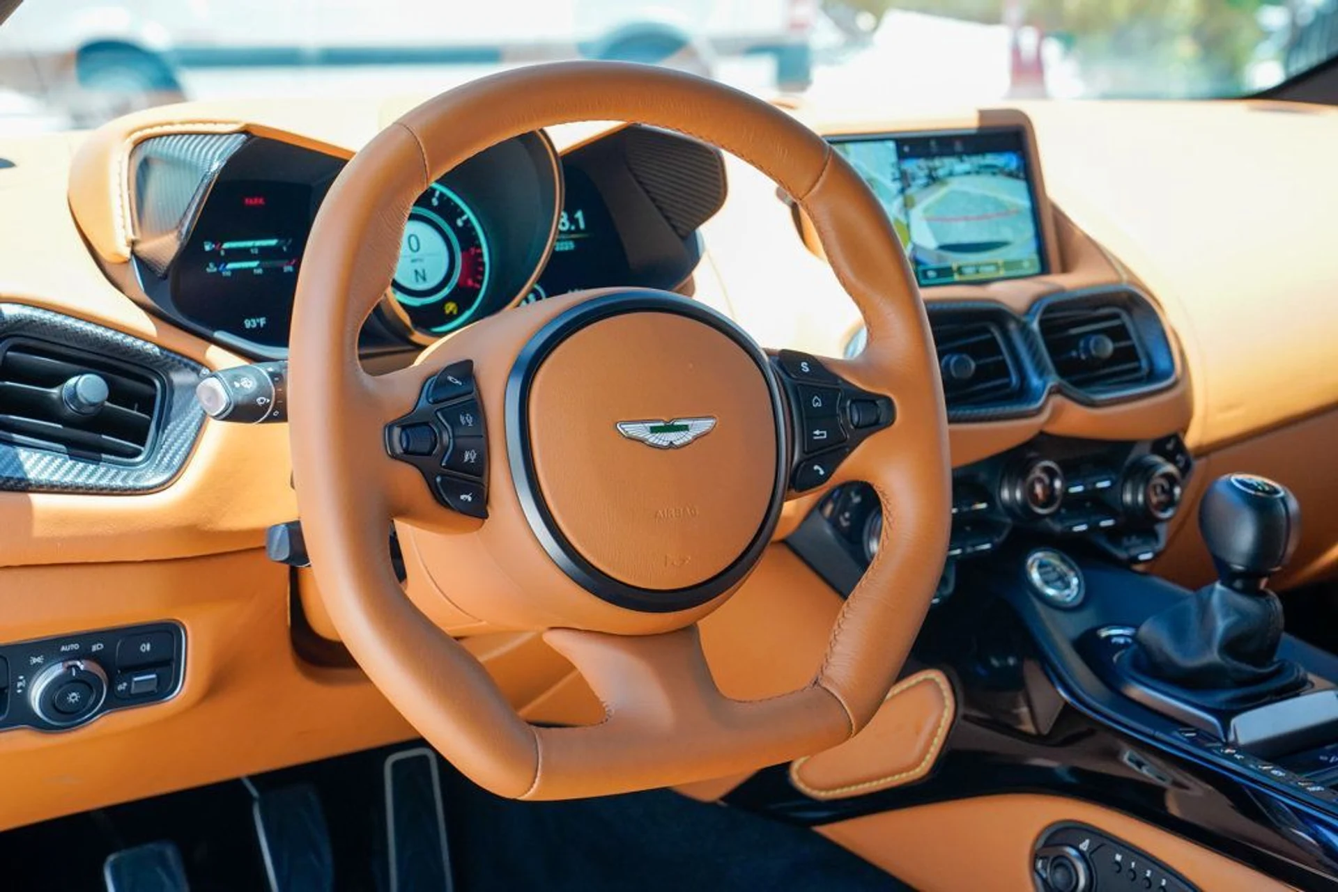 mph056_2077029965_used_2021_aston_martin_vantage_coupemanual_14354_22900621_57_1024_34bf9ef952