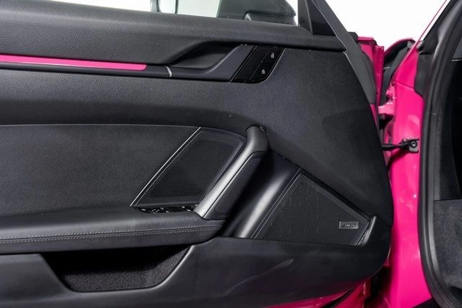 mph056_2092969433_67823a1e0e1e9ecd348568ab5989ec18x_308e3a36eb