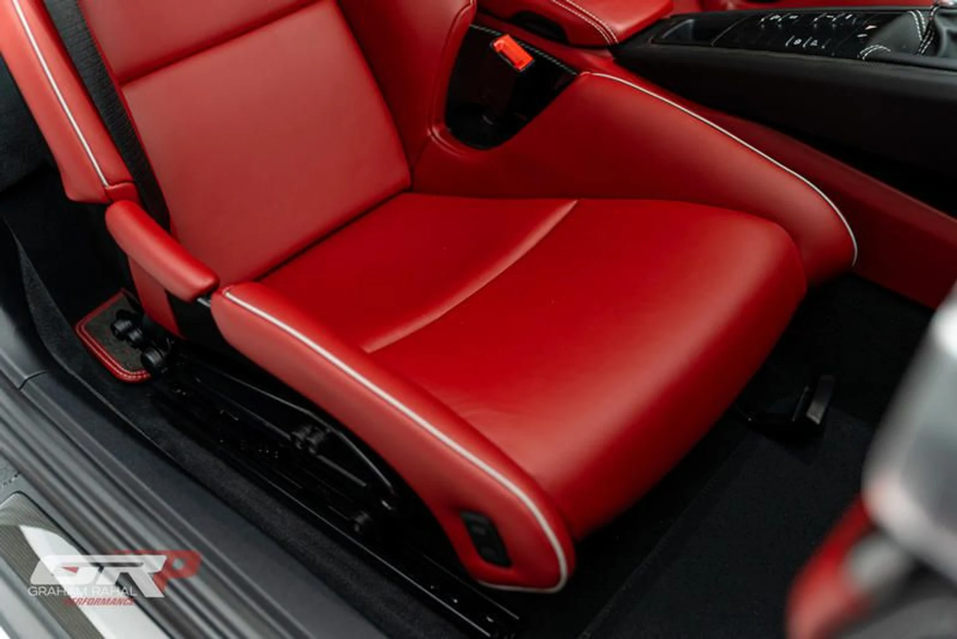 mph056_2109988318_9_E321_C45_2848_443_C_835_C_171822_A7_C43_E_3c5cc6b3d0