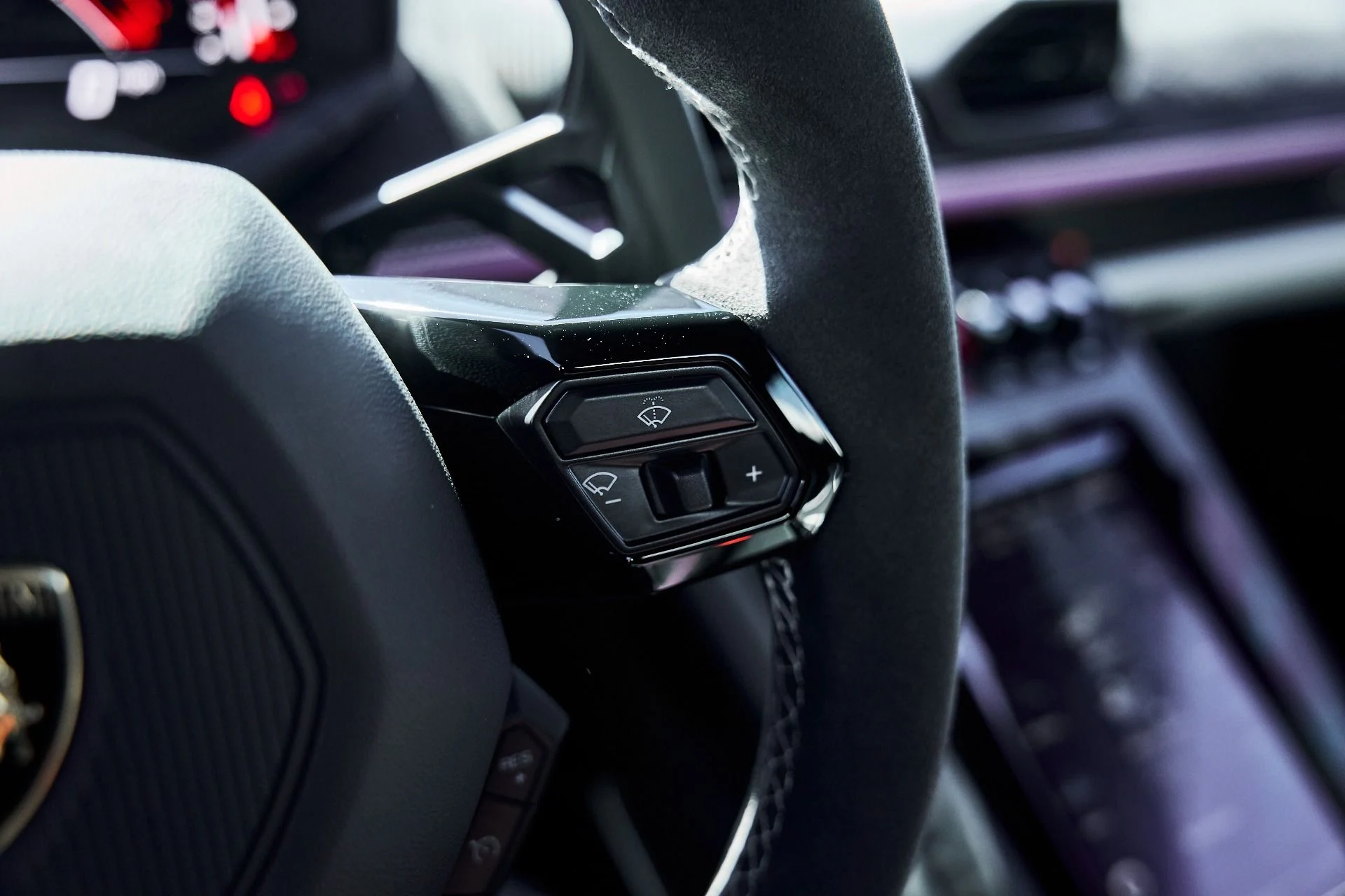 mph056_21310379_Used_2023_Lamborghini_Huracan_Tecnica_Base_1781137580_14139984d5