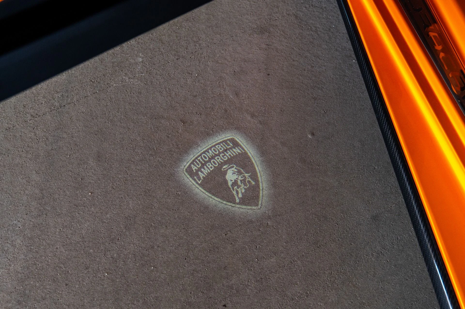 mph056_2147588895_Used_2021_Lamborghini_Huracan_EVO_1753824342_c82fe57a73