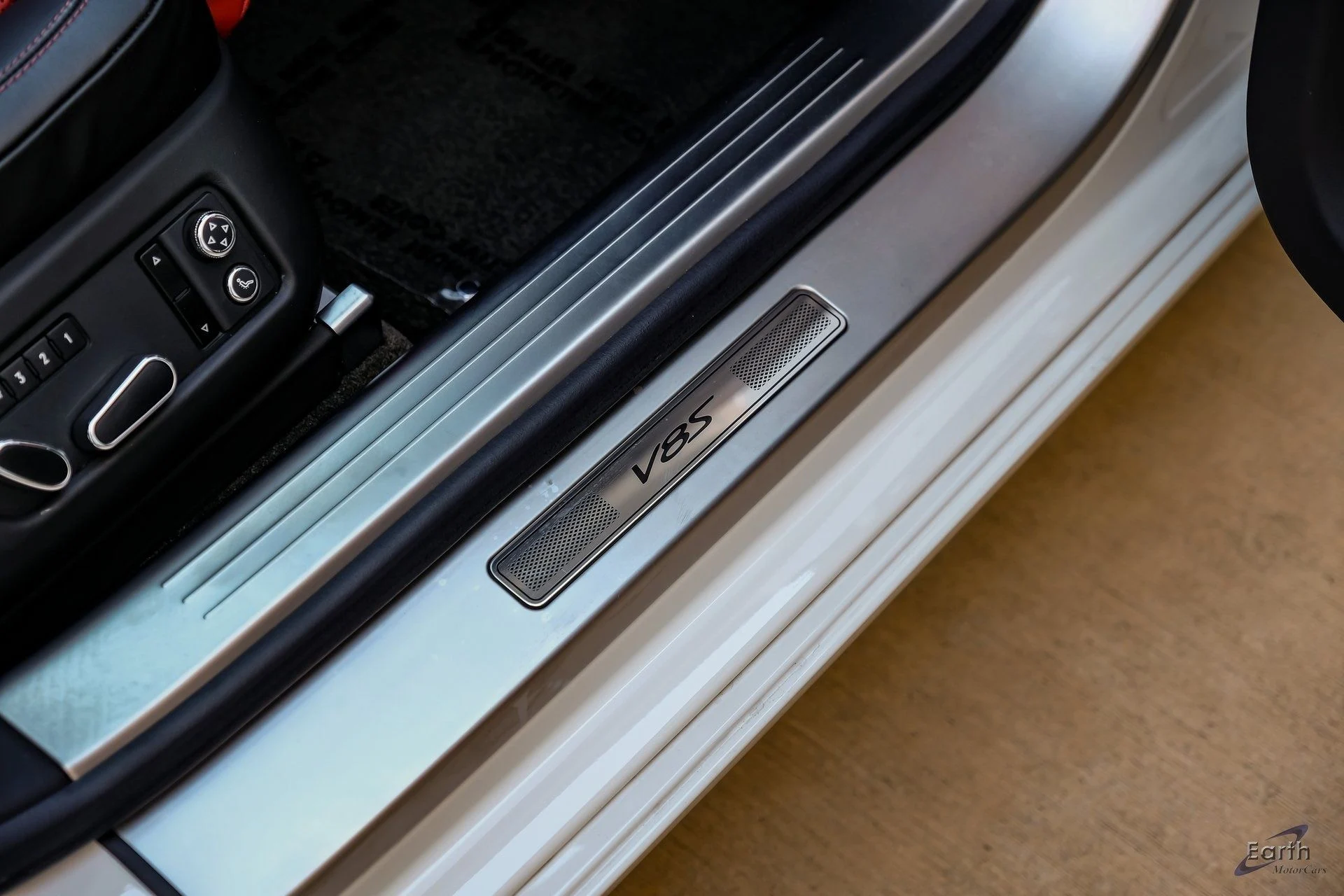 mph056_2157598210_c0d8bc8b8dd7559086297e6c26d1bb57x_d58c327a95