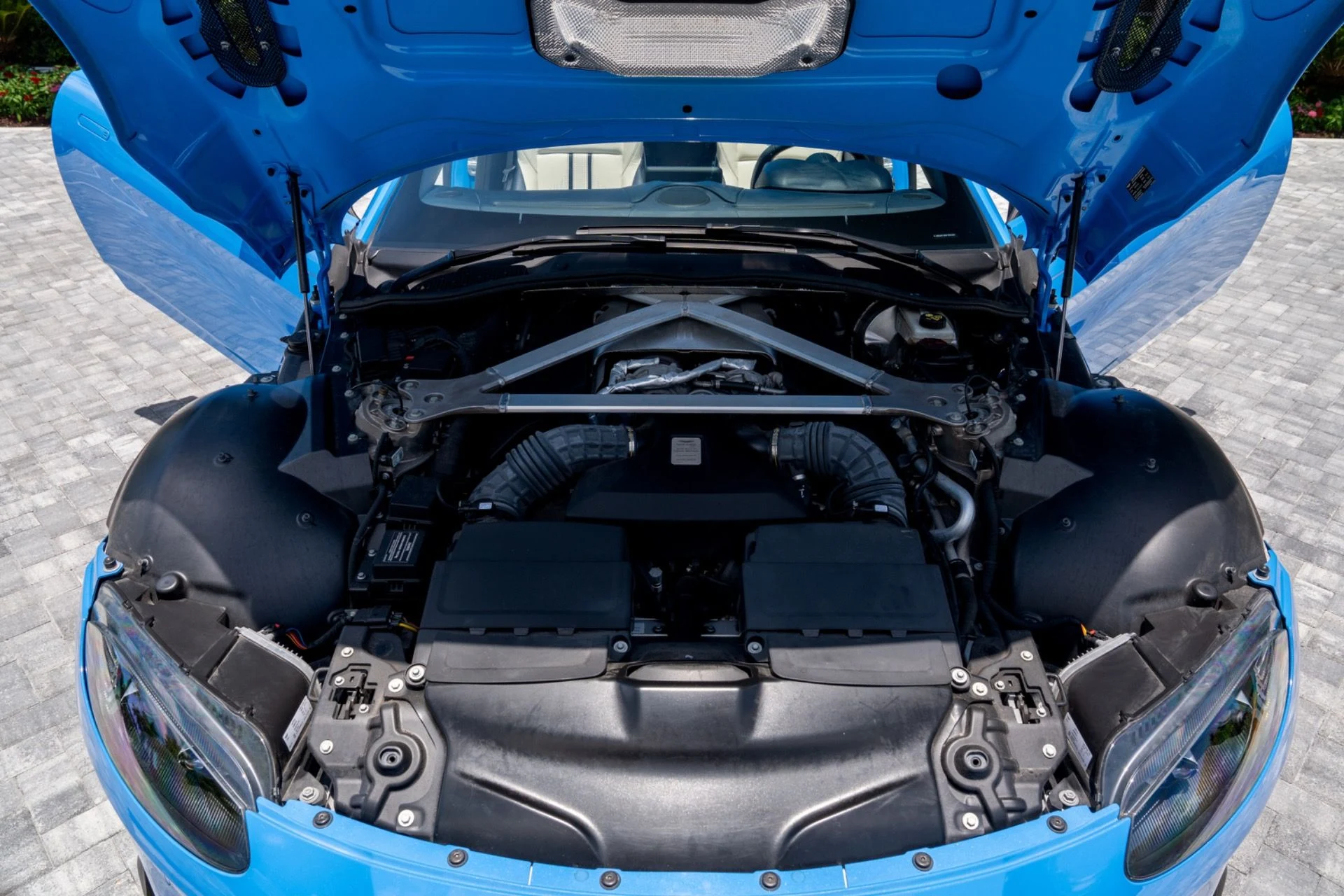 mph056_217375509_Used_2021_Aston_Martin_Vantage_1781043651_60b866d271
