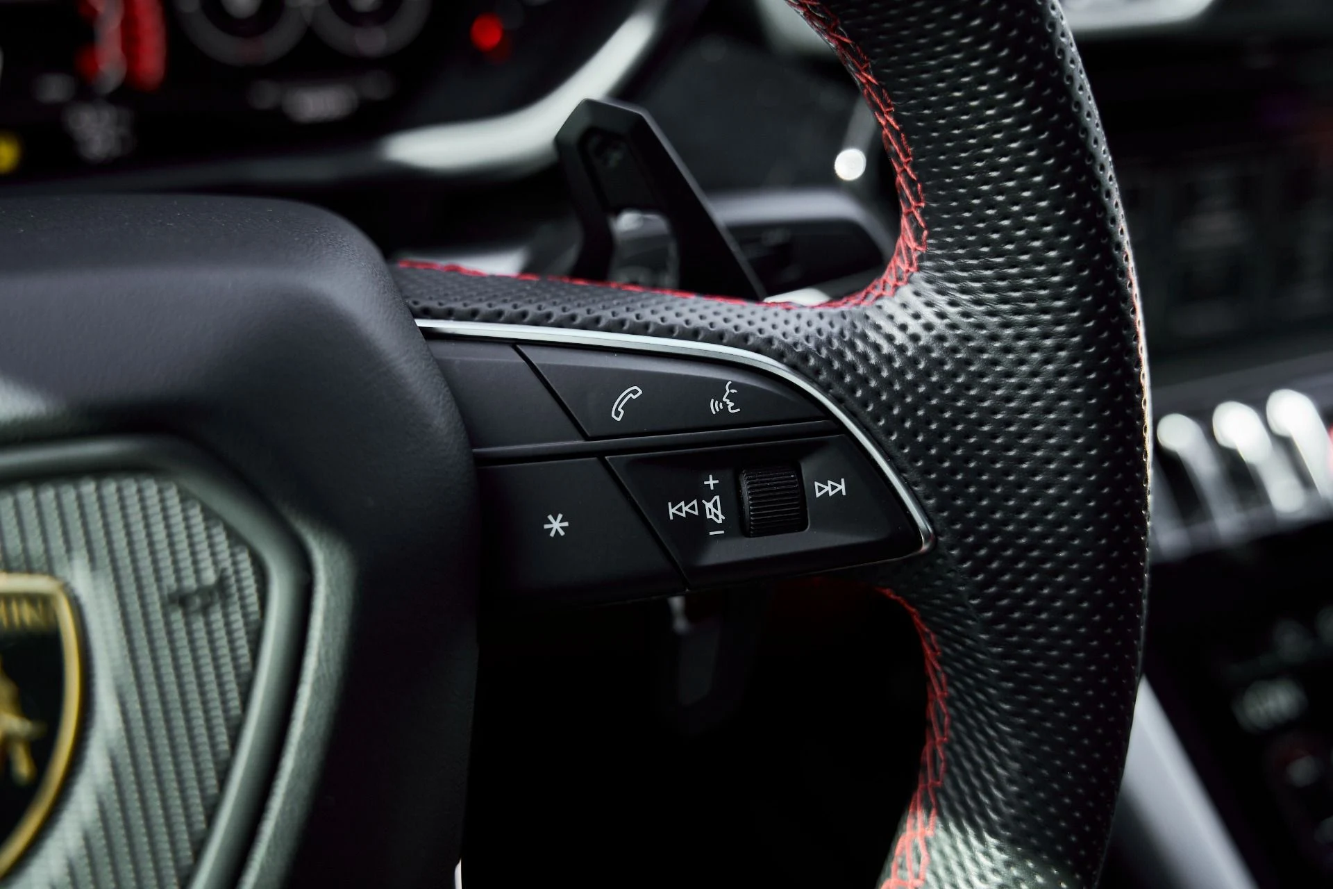 mph056_2191304100_Used_2021_Lamborghini_Urus_1771987876_8fc32e30b4