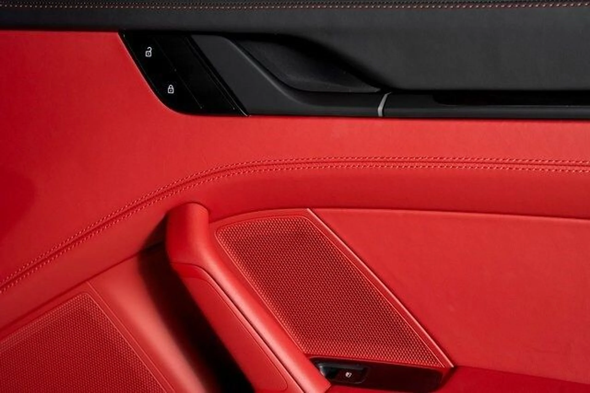 mph056_224635576_b7e4dc950499977a7345d5ca962dd734x_34badda4ac