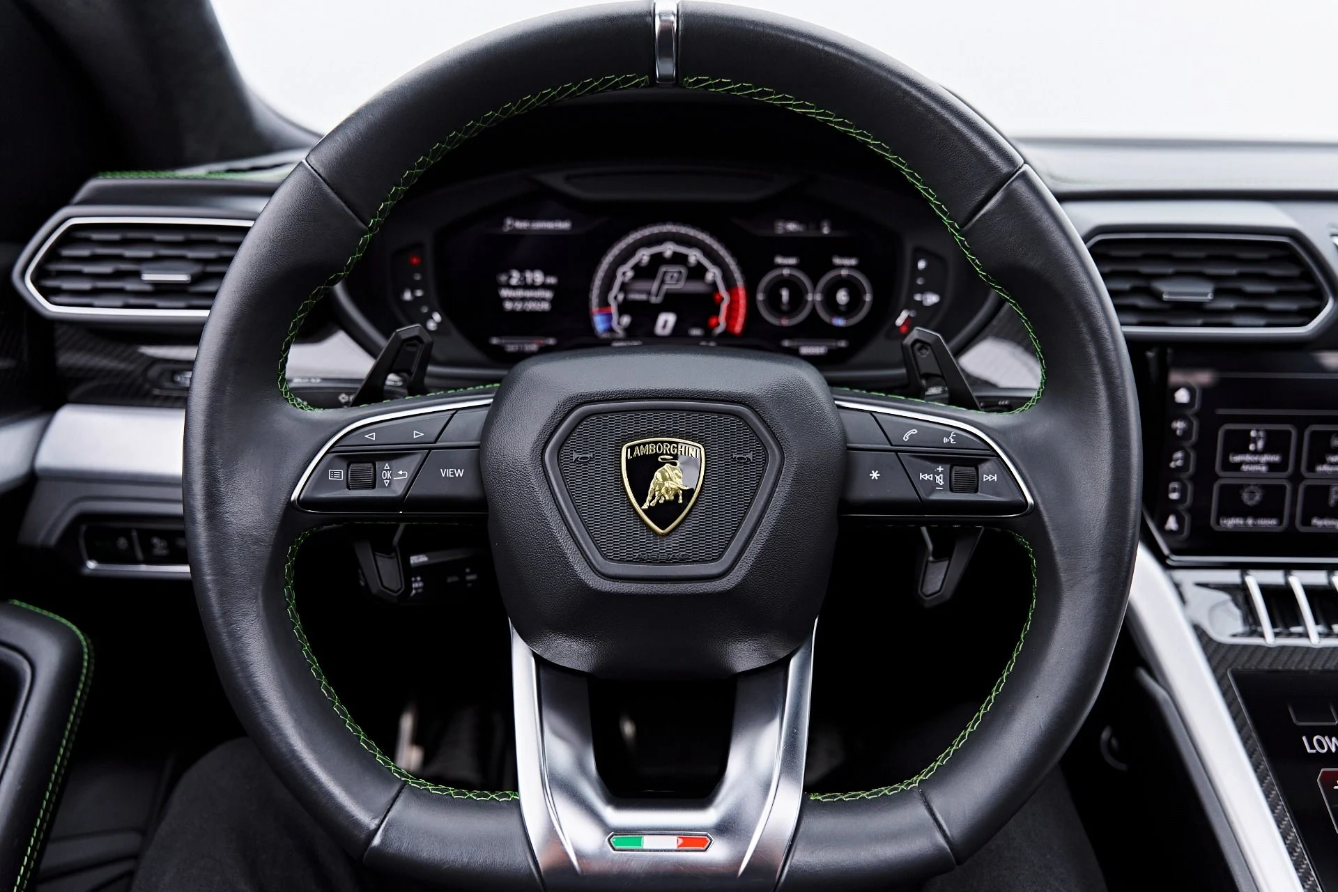 mph056_2249062539_Used_2021_Lamborghini_Urus_1788457970_70b417848b