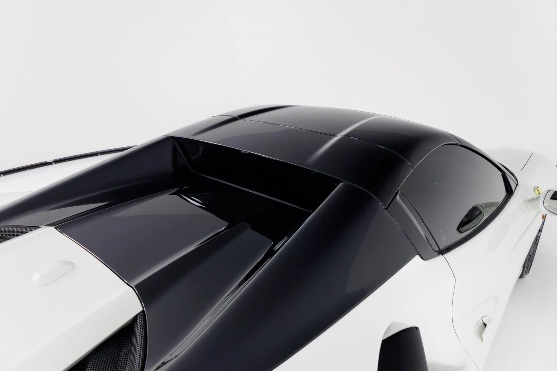 mph056_2286388968_Used_2018_Ferrari_488_Spider_1768934447_ee2c9a1585