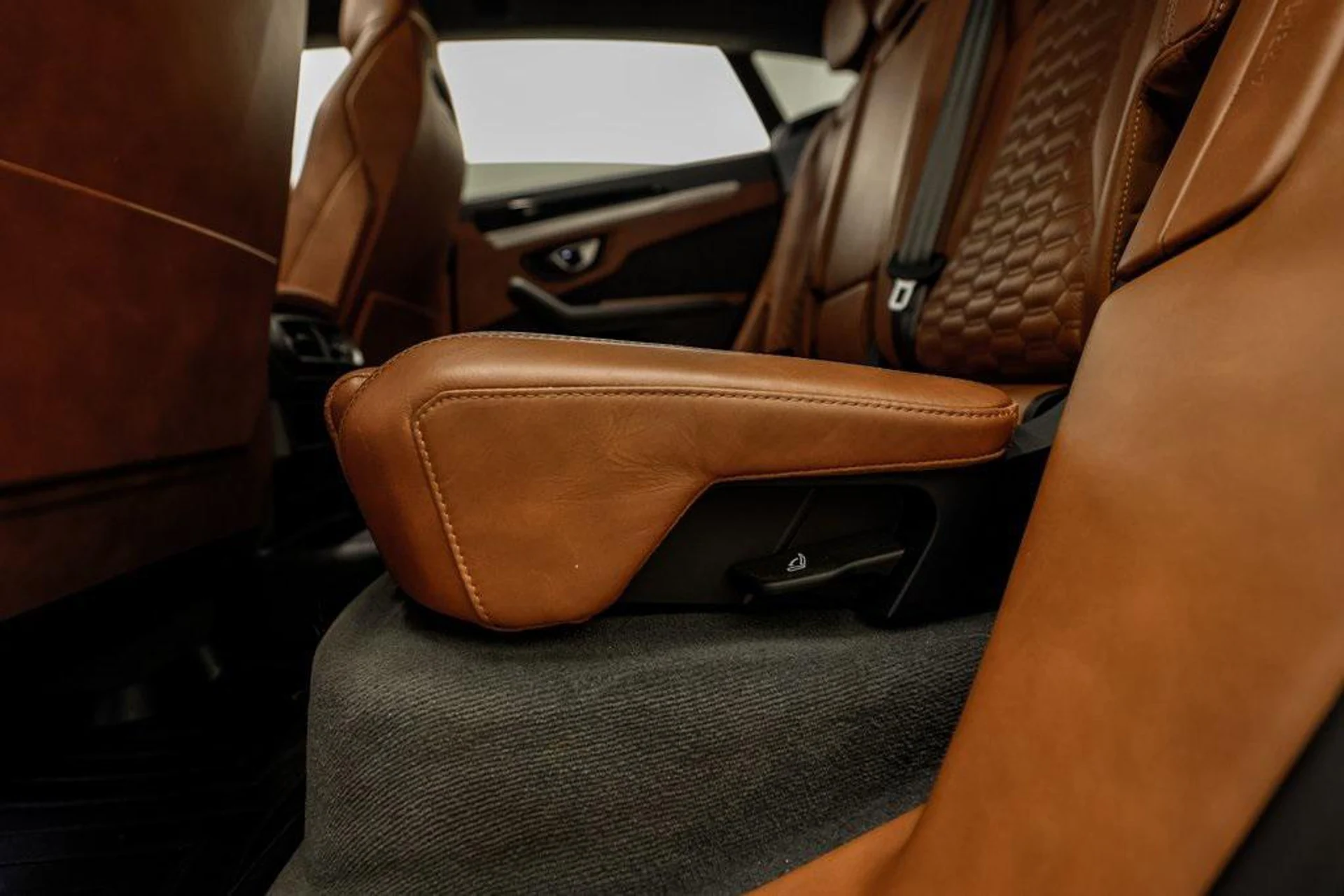 mph056_2309250504_c_Z8w_D_Epe3aw68n_Gl_y1l7okx4tw_8df28fb56d