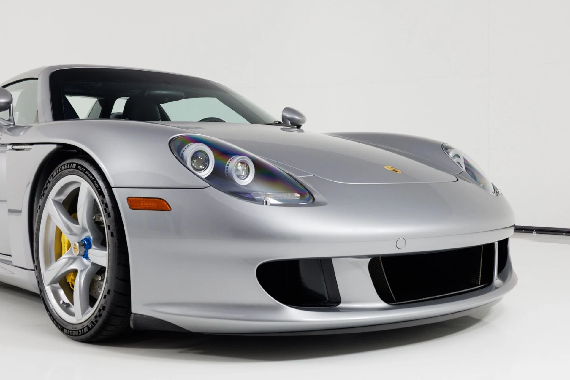 mph056_2329560744_Used_2004_Porsche_Carrera_GT_1780937853_51e6032c26