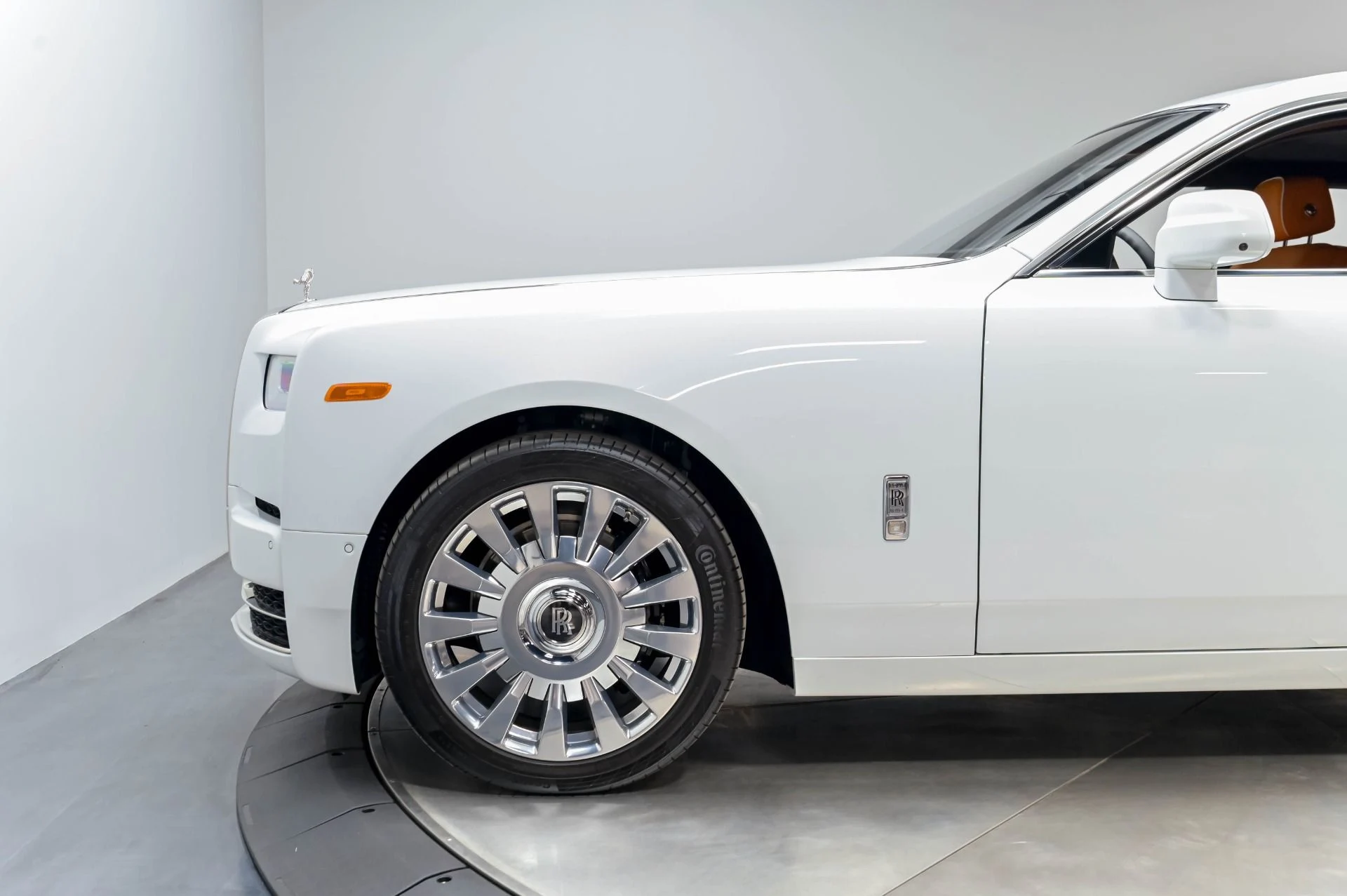 mph056_237673302_Used_2022_Rolls_Royce_Phantom_1778542434_4e2e493ac0