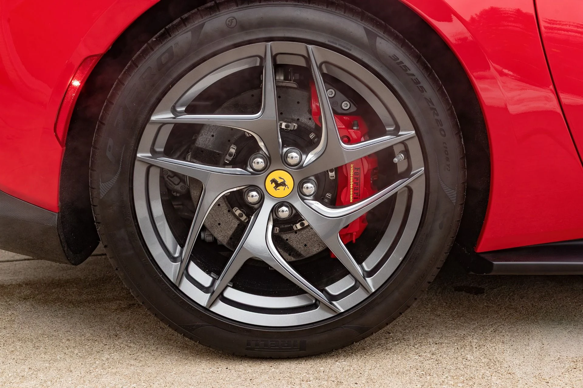 mph056_2378526758_Used_2020_Ferrari_812_Superfast_1765217673_d72be40f1b