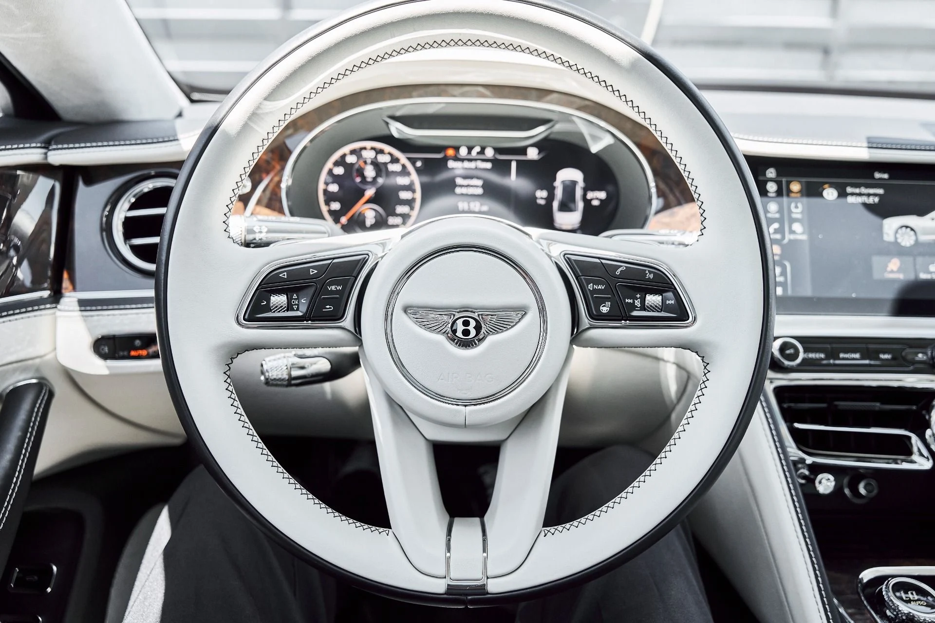 mph056_2380866251_Used_2021_Bentley_Flying_Spur_V8_1780617181_4d9a9d00d9