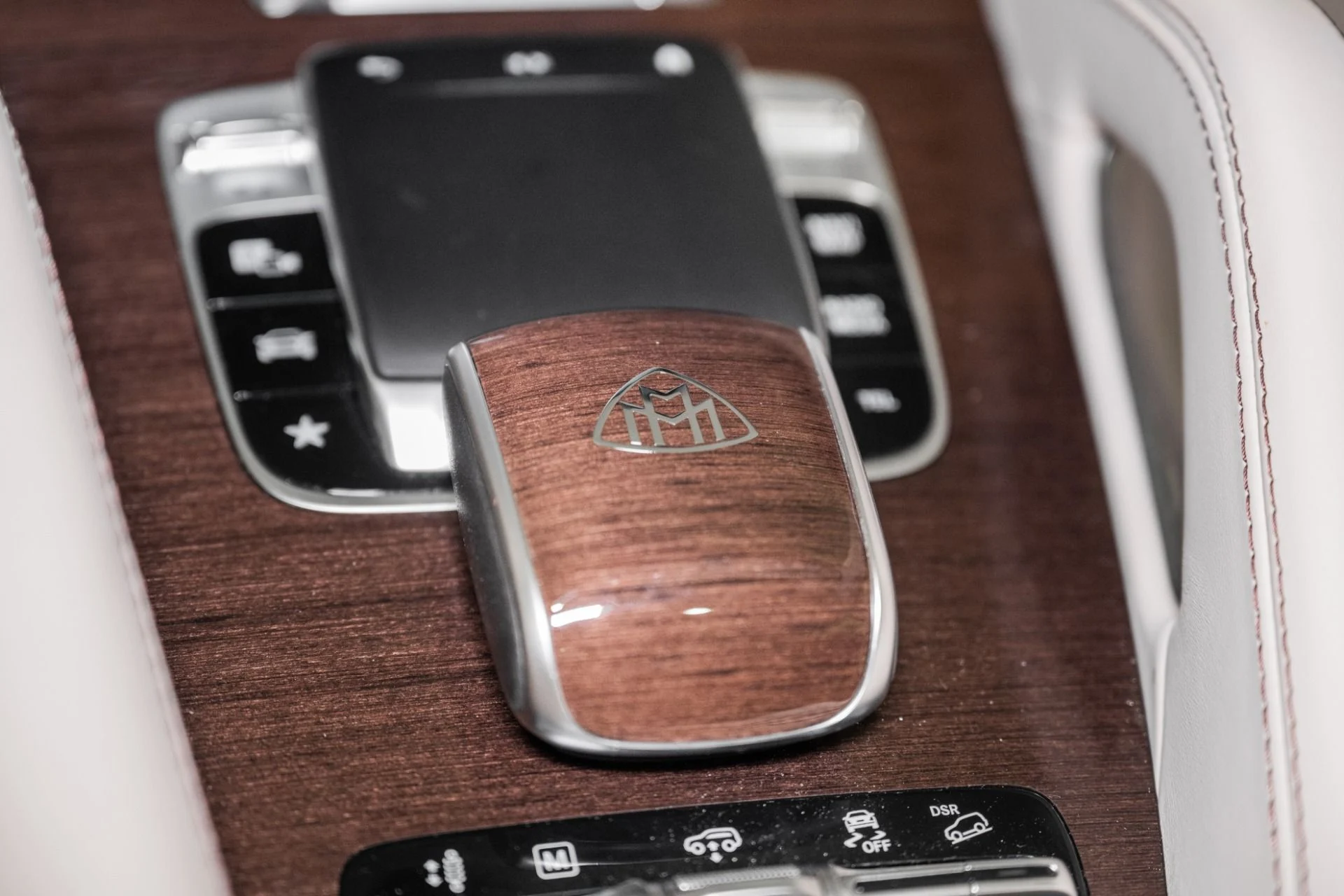 mph056_2397828595_Used_2022_Mercedes_Benz_GLS_Maybach_GLS_600_1761673303_972ff5e492