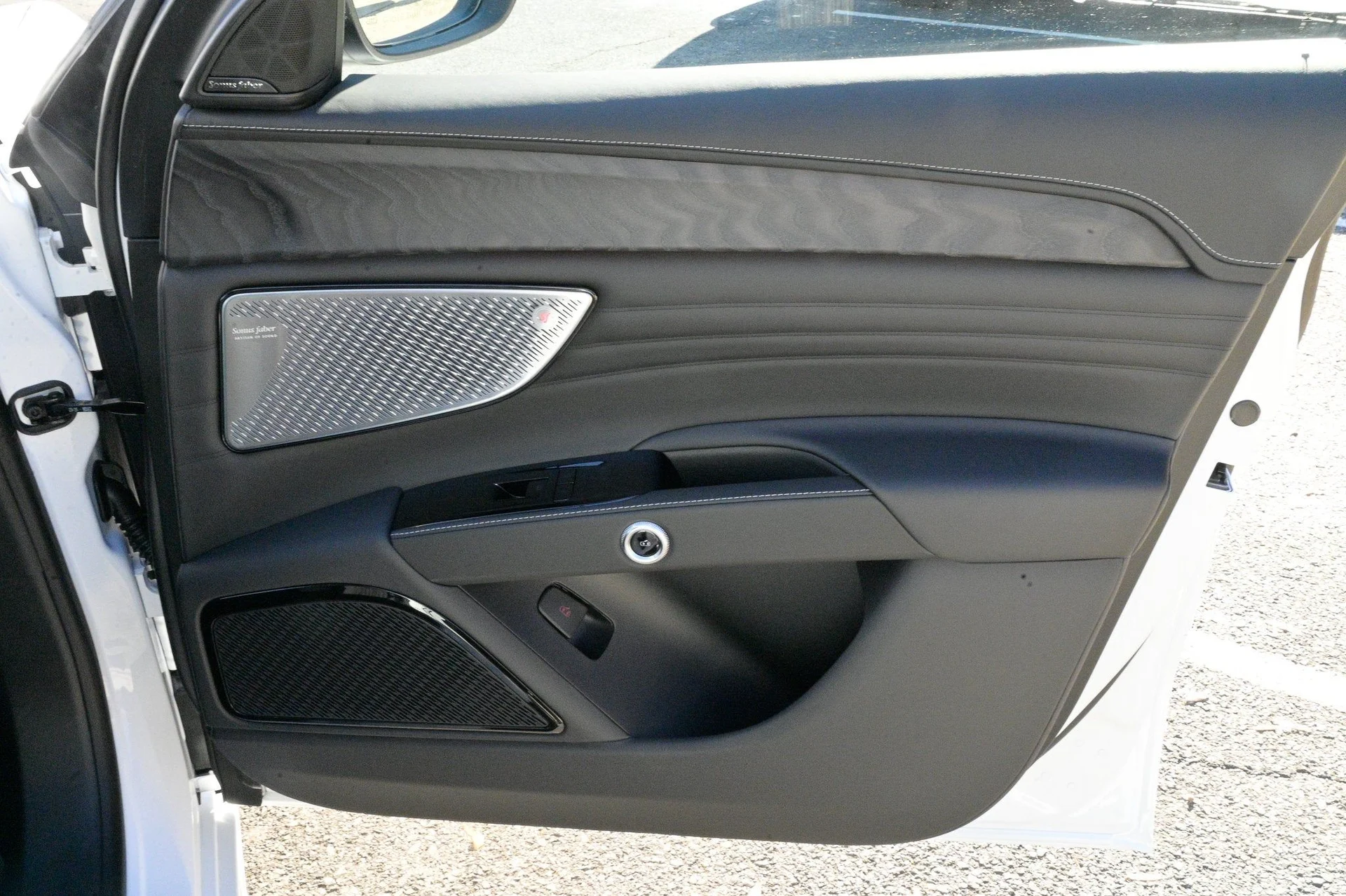 mph056_2426837017_6a9fe782ea8340459832cb61b48d4350_d986219ac7