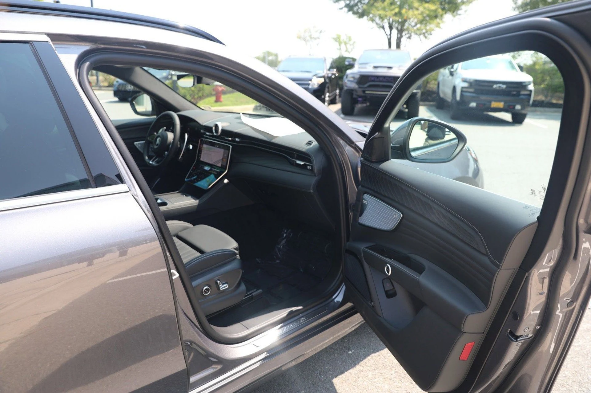 mph056_24494557_5bd75eb3db04462cbcbf19d3a558a4d3_7629559c0a