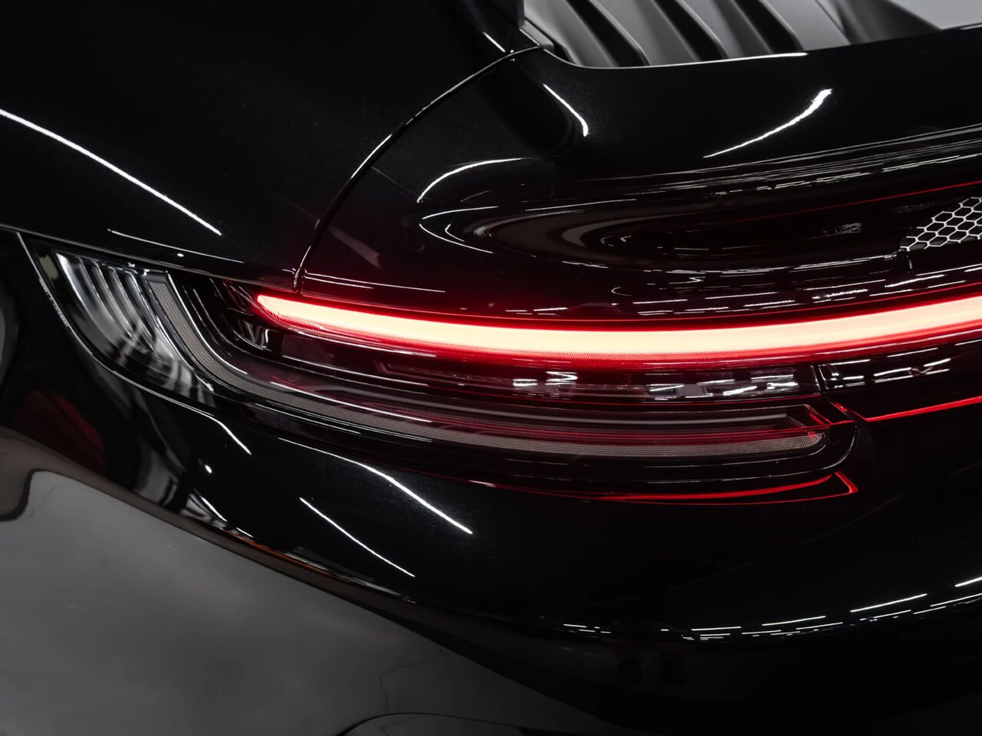 mph056_2454224360_porsche_911_2022_68ef1cdc8d