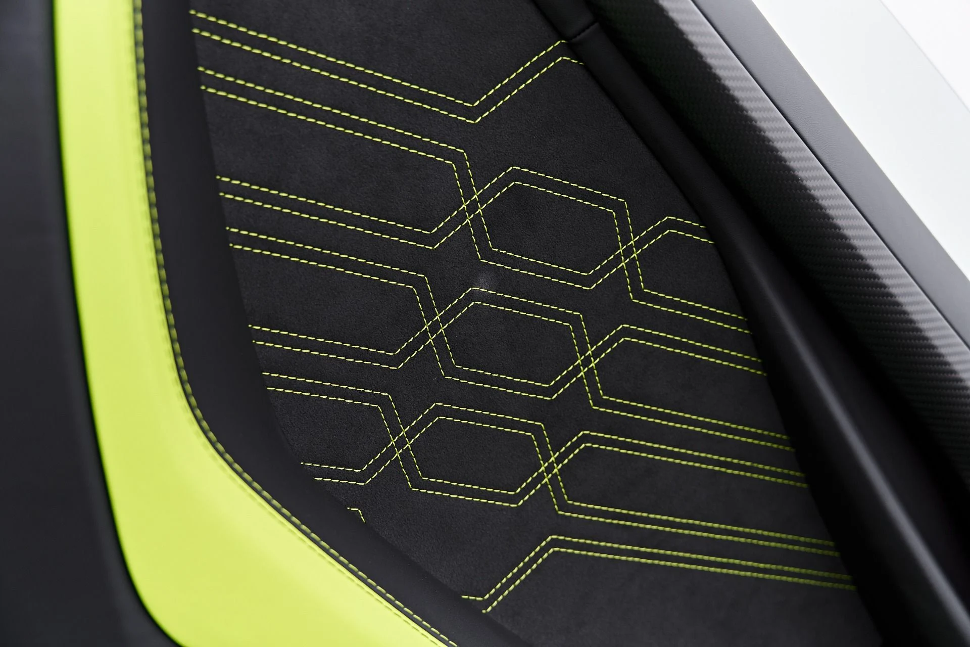mph056_2456383221_Used_2026_Lamborghini_Revuelto_Base_1788485705_adb9ef1cde
