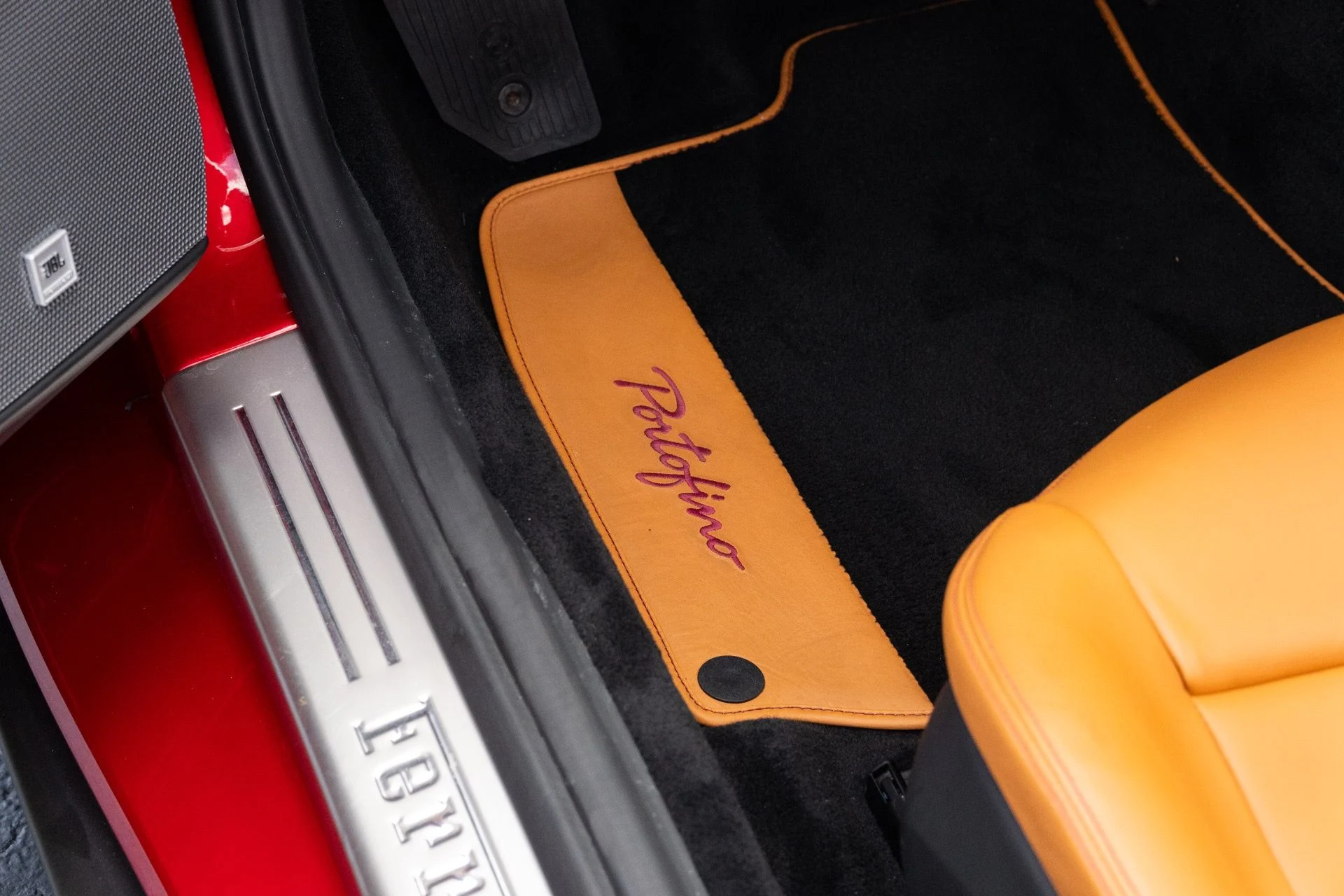 mph056_2462834698_Used_2019_Ferrari_Portofino_1779385815_a1062a6345